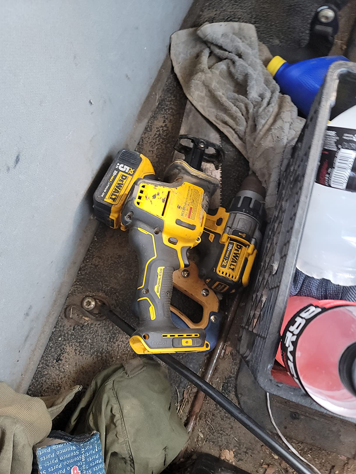 DEWALT ATOMIC 20V MAX* Reciprocating Saw, One-Handed, Cordless, Tool Only (DCS369B) - Customer Photo 2