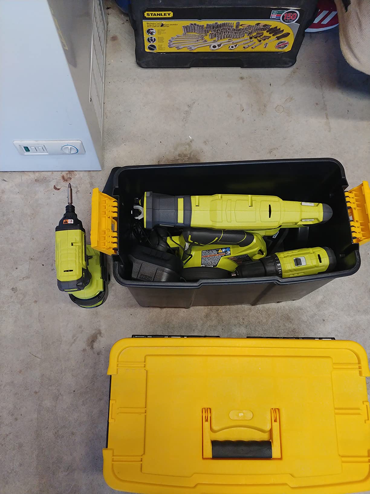 RYOBI P1819 18V One+ Lithium Ion Combo Kit (6 Tools: Drill/Driver, Impact Driver, Reciprocating Saw, Circular Saw, Multi-Tool, LED Worklight, 4.0 Ah & 1.5 Ah Battery, Charger, Bag) - Customer Photo 1