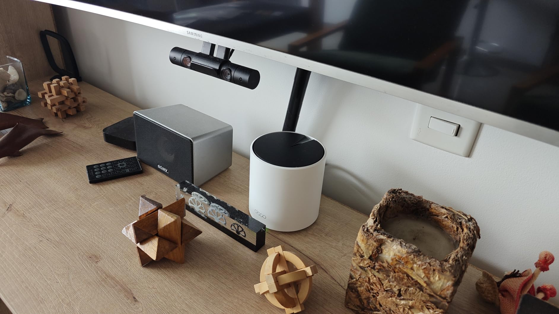 TP-Link Deco S4 Mesh AC1900 WiFi System - Up to 5,500 Sq.ft. Coverage, Replaces WiFi Router and Extender, Gigabit Ports, Works with Alexa, 3-Pack - Customer Photo 2