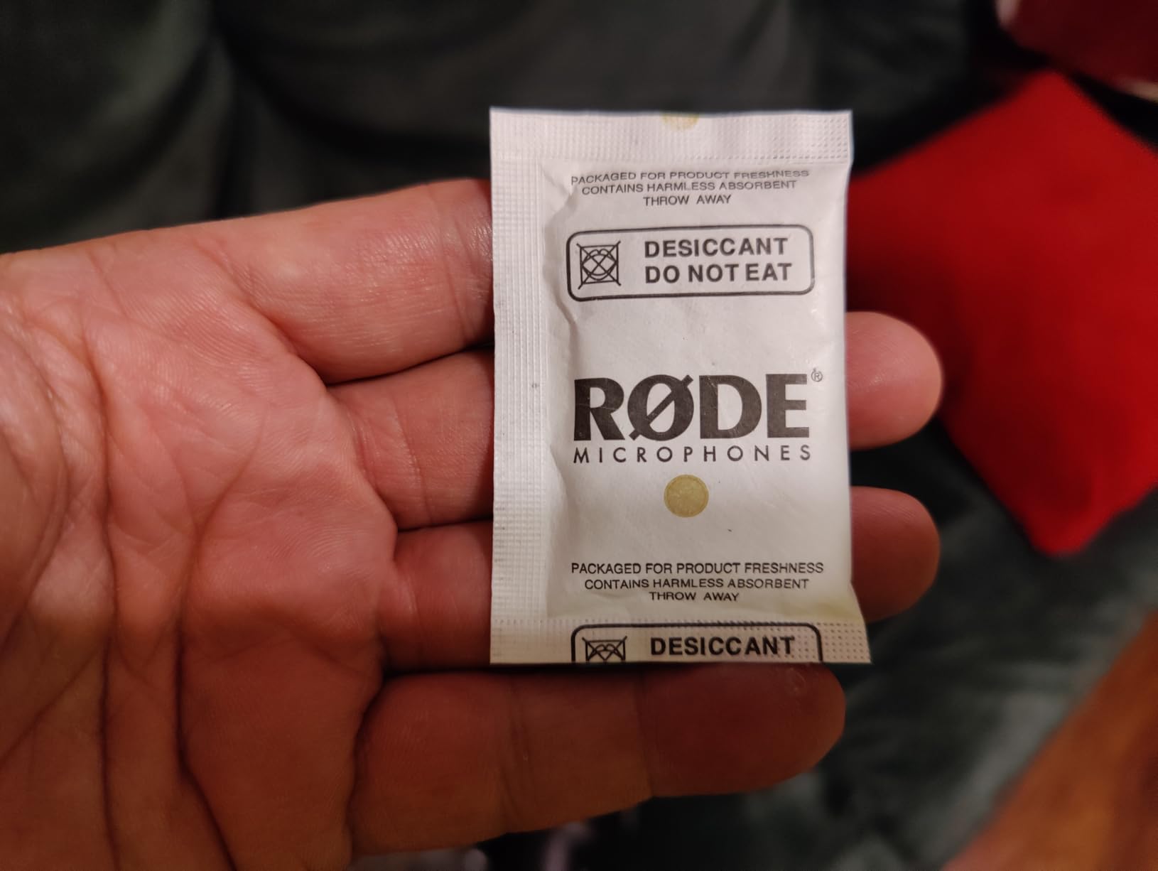 RØDE NT-USB Mini Versatile Studio-quality Condenser USB Microphone with Free Software for Podcasting, Streaming, Gaming, Music Production, Vocal and Instrument Recording,Black customer photo 2