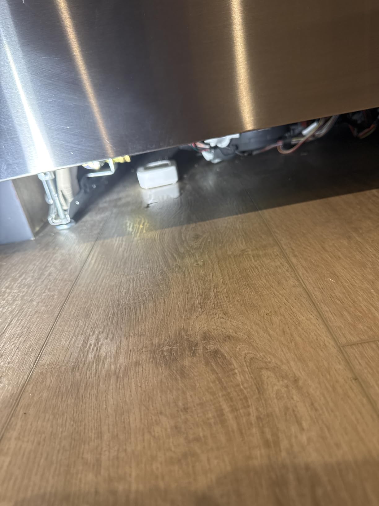 YoLink Water Leak Starter Kit: Hub + 4 Leak Sensor 1 (Silent), LoRa Long-Range, App/SMS/Email Alerts, D2D Offline Triggers, 2 AAA Up to 5-Year Battery, Compatible with Alexa/IFTTT/Home Assistant - Customer Photo 1