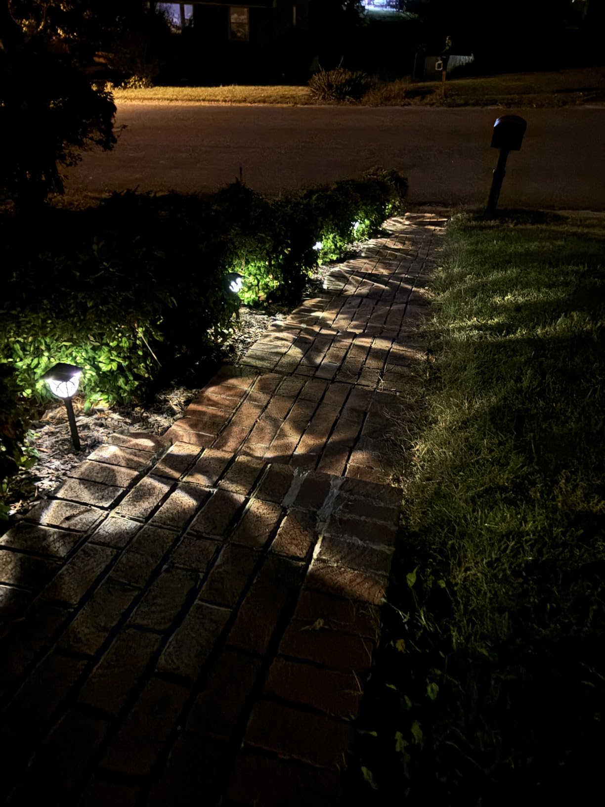 GIGALUMI Solar Lights Outdoor Waterproof, 6 Pack LED Solar Garden Lights, Outdoor Decorations, Garden Decor for Yard, Patio, Landscape, Planter, Walkway (Warm White) - Customer Photo 1