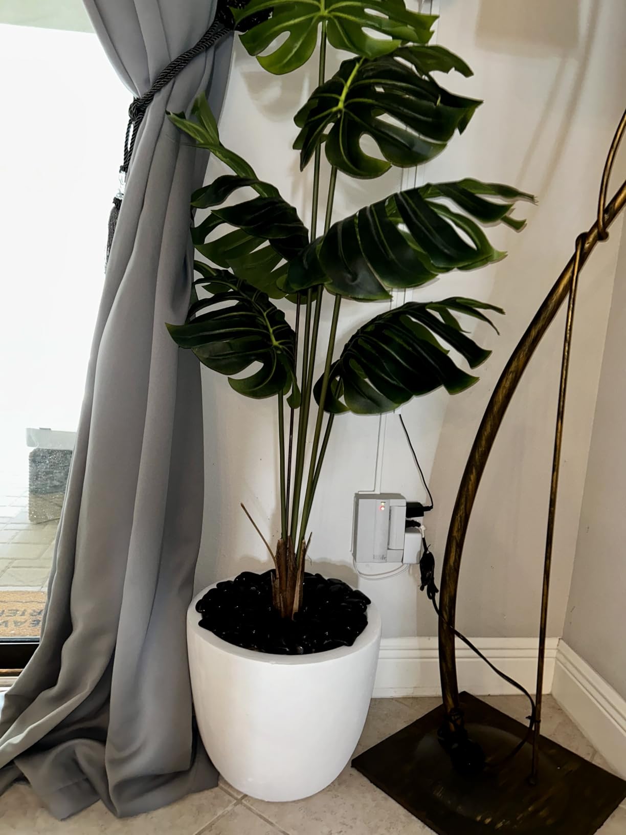 Kante 18 Inch Dia Round Concrete Planter, Indoor Outdoor Large Plant Pot with Drainage Hole and Rubber Plug for Home Patio Garden, Weathered Concrete - Customer Photo 2