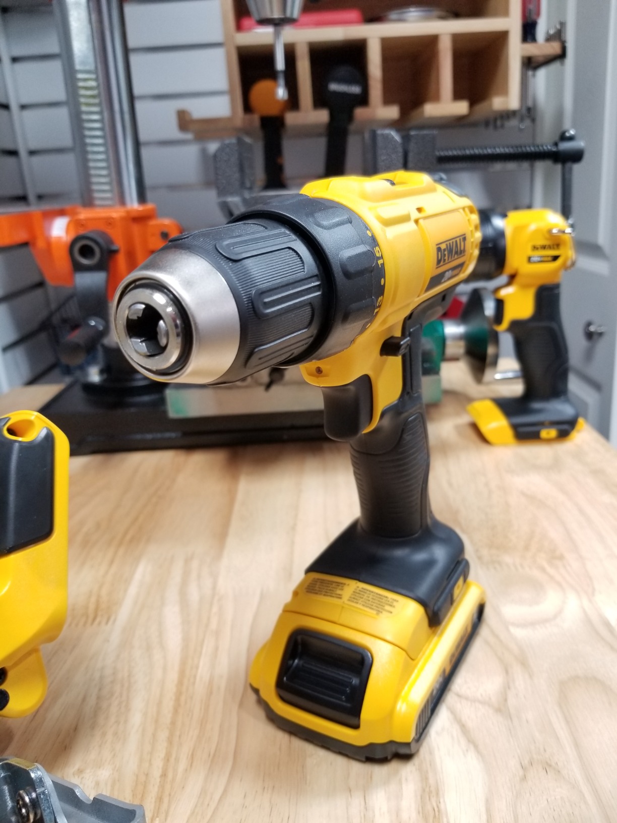 DEWALT 20V MAX Power Tool Combo Kit, 4-Tool Cordless Power Tool Set with Battery and Charger (DCK445D1M1) - Customer Photo 2