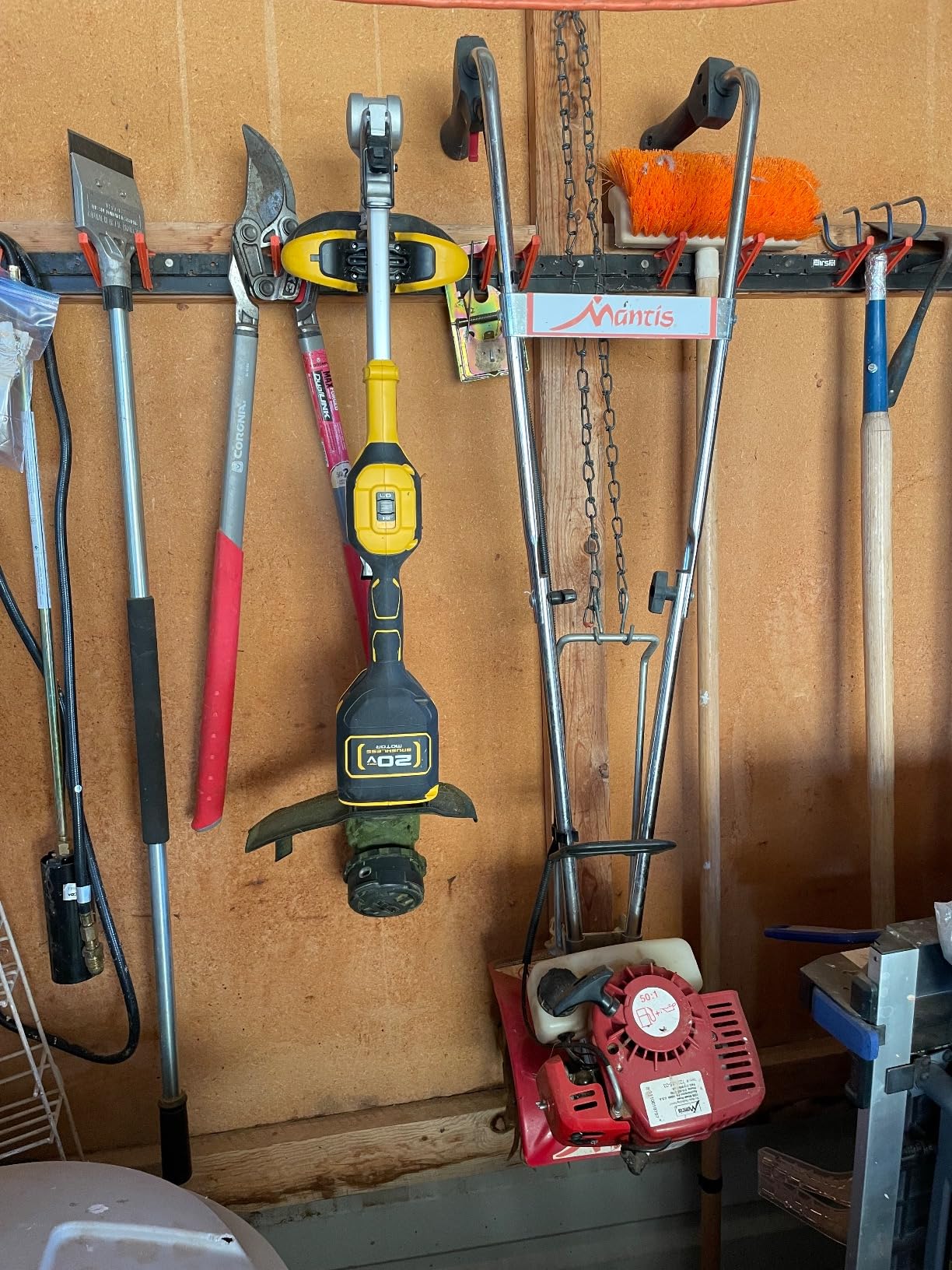 DEWALT 20V MAX* String Trimmer Kit, 5-Ah (DCST922P1) - Customer Photo 1