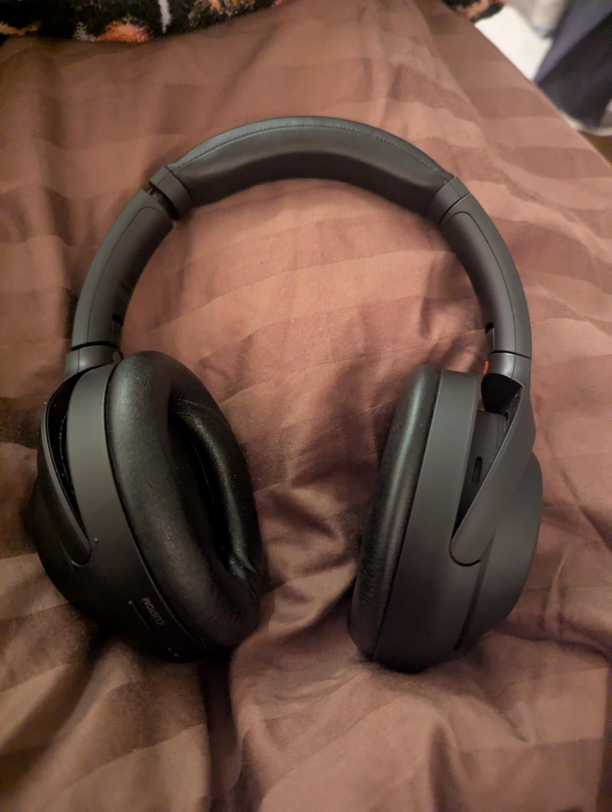 Sony WH-1000XM4 Wireless Premium Noise Canceling Overhead Headphones with Mic for Phone-Call and Alexa Voice Control, Black WH1000XM4 - Customer Photo 2