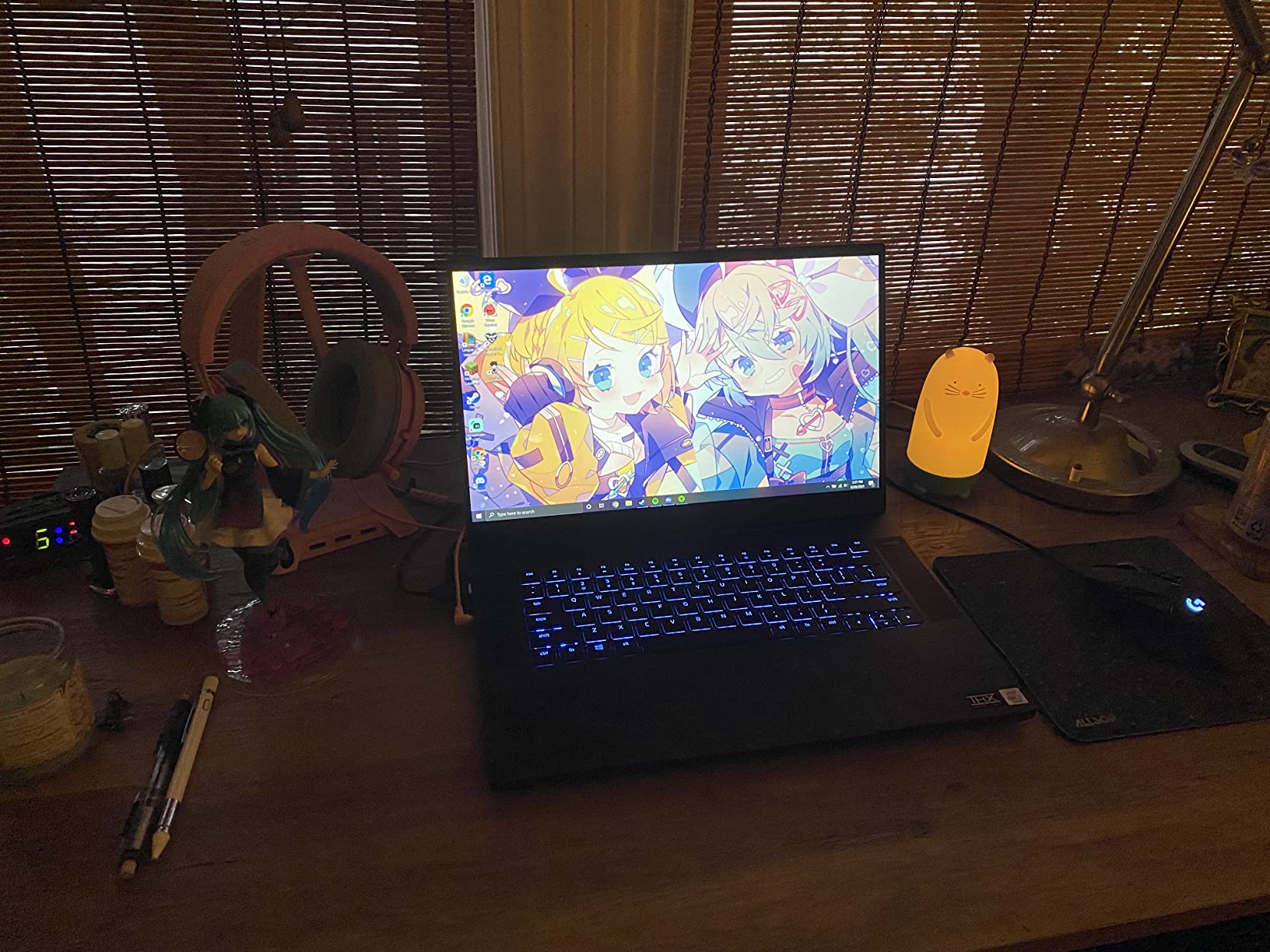 Razer Blade 15 Advanced Gaming Laptop 2020: Intel Core i7-10875H 8-Core, NVIDIA GeForce RTX 2070 Super Max-Q, 15.6