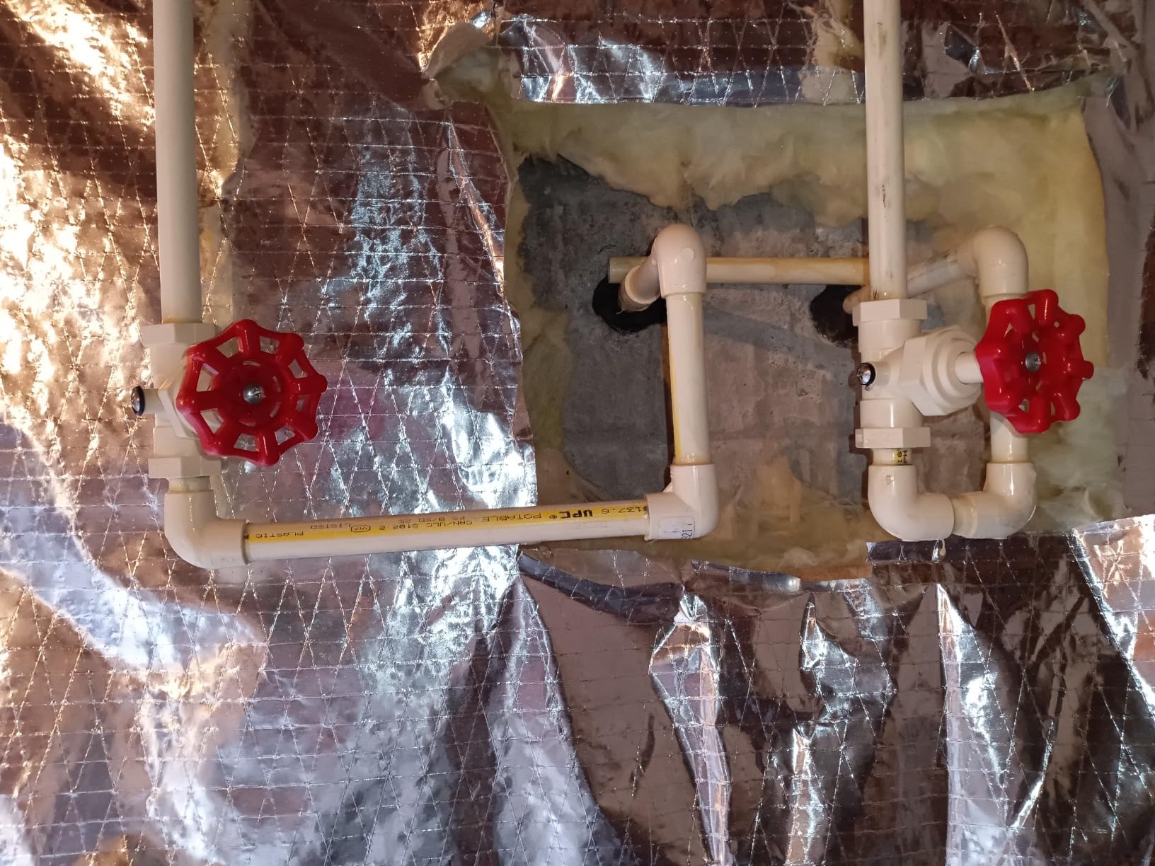 gotonovo SUS304 Outdoor Shower Fixtures High Pressure Rainfall Shower System Combo Wall Mount 2 Dual Function 8 Inch Shower Head and Round Handheld Spray Single Handle Shower Faucet Set Matte Black - Customer Photo 2