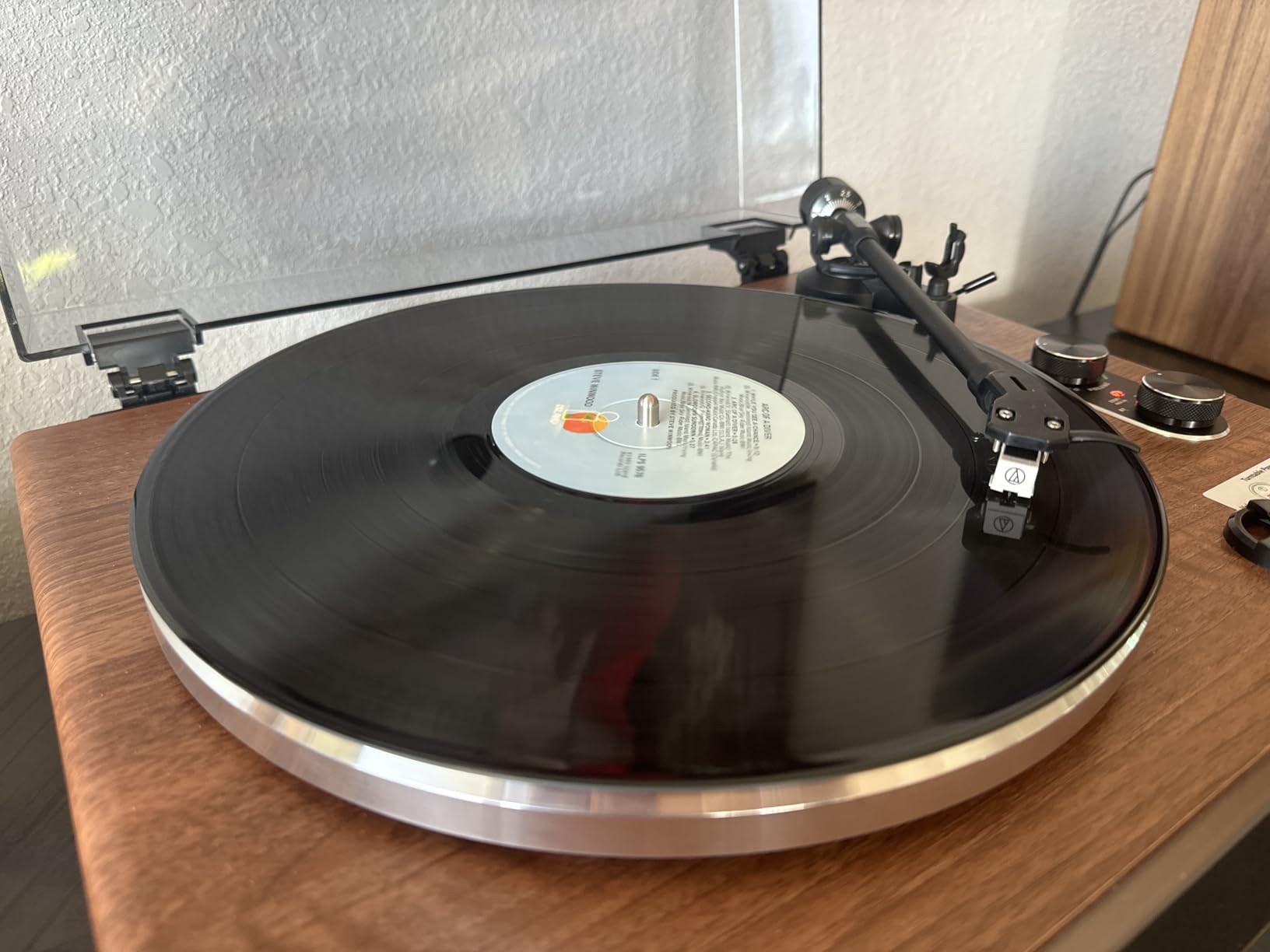 1 by ONE High Fidelity Belt Drive Turntable with Built-in Speakers, Vinyl Record Player with Magnetic Cartridge, Wireless Playback and Aux-in Functionality, Auto Off - Customer Photo 2