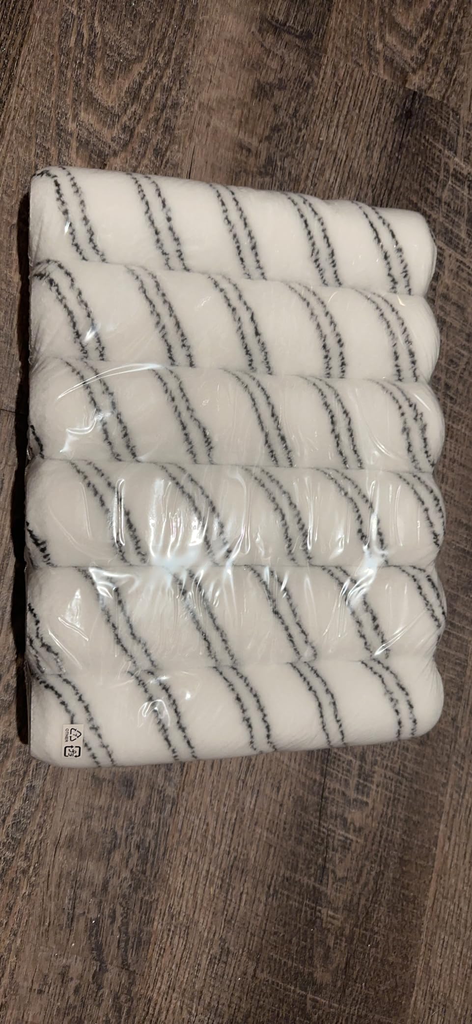 Amazon Basics Microfiber Paint Roller Covers, for Smooth Finish, 4