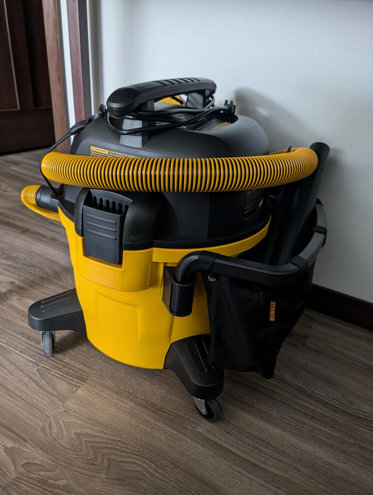 DEWALT 9 Gallon Wet/Dry VAC, Heavy-Duty Shop Vacuum with Attachments, 5 Peak HP, with Blower Function, DXV09PA - Customer Photo 1