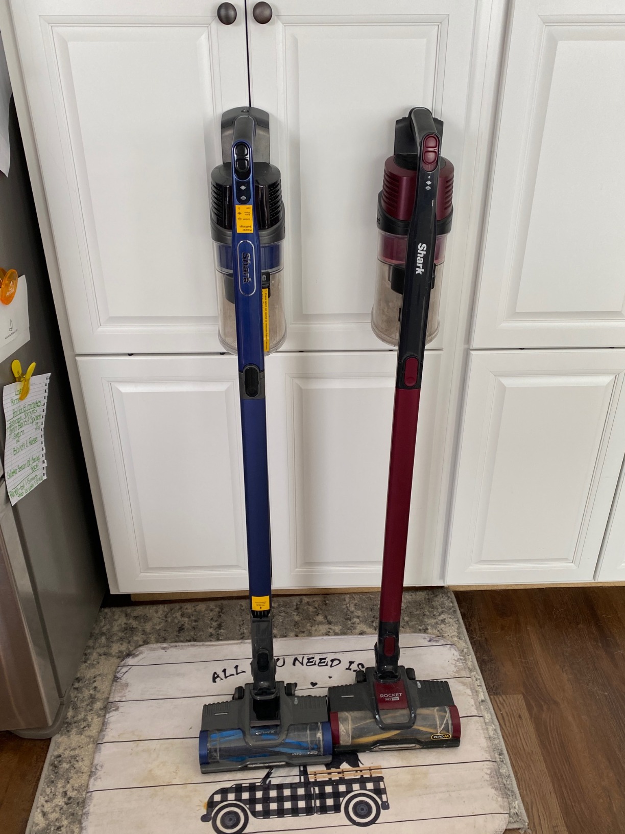 Shark Cordless Vacuum Cleaner, HEPA Filter, Lightweight, Portable, Rechargeable, Pet Hair Pickup, Removable Handheld, Crevice, Upholstery & Dusting Brush Included, 40-min runtime, Red, IZ362H - Customer Photo 2