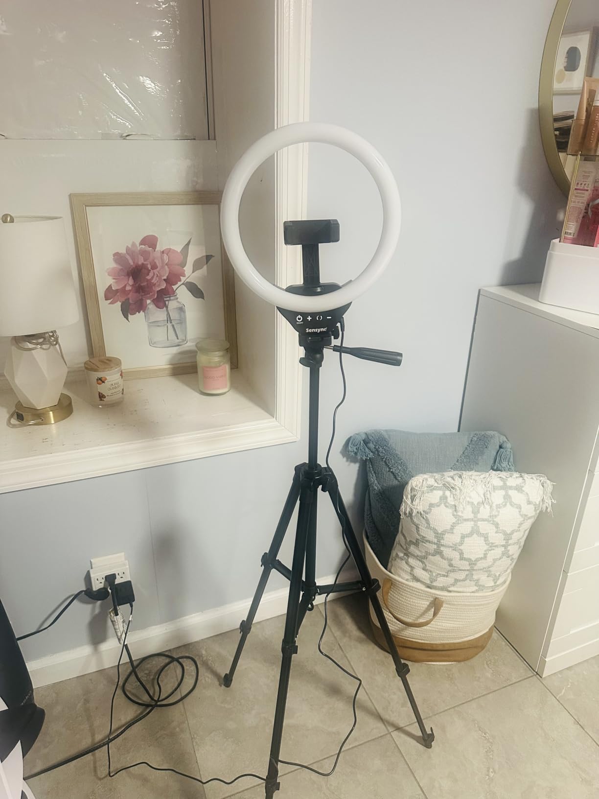Sensyne 10'' Ring Light with 50'' Extendable Tripod Stand, LED Circle Lights with Phone Holder for Live Stream/Makeup/YouTube Video/TikTok, Compatible with All Phones customer photo 1