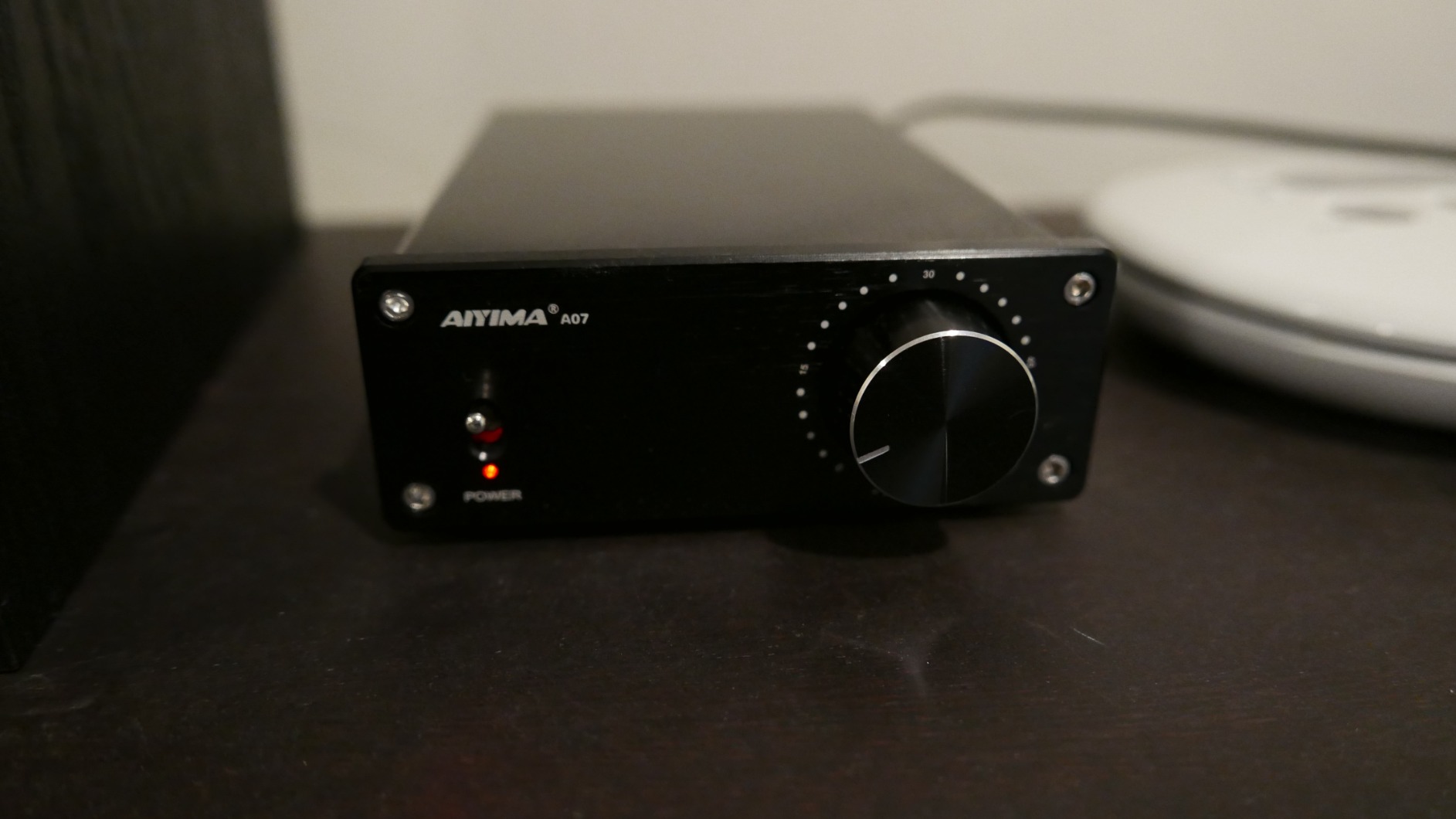 AIYIMA A07 Premium TPA3255 Power Amplifier 300Wx2 HiFi Class D Amp Mini 2 Channel Stereo Amplifier with Pre-Out for Desktop Bookshelf Speaker Home Audio System & DC32V 5A Power Adapter - Customer Photo 2