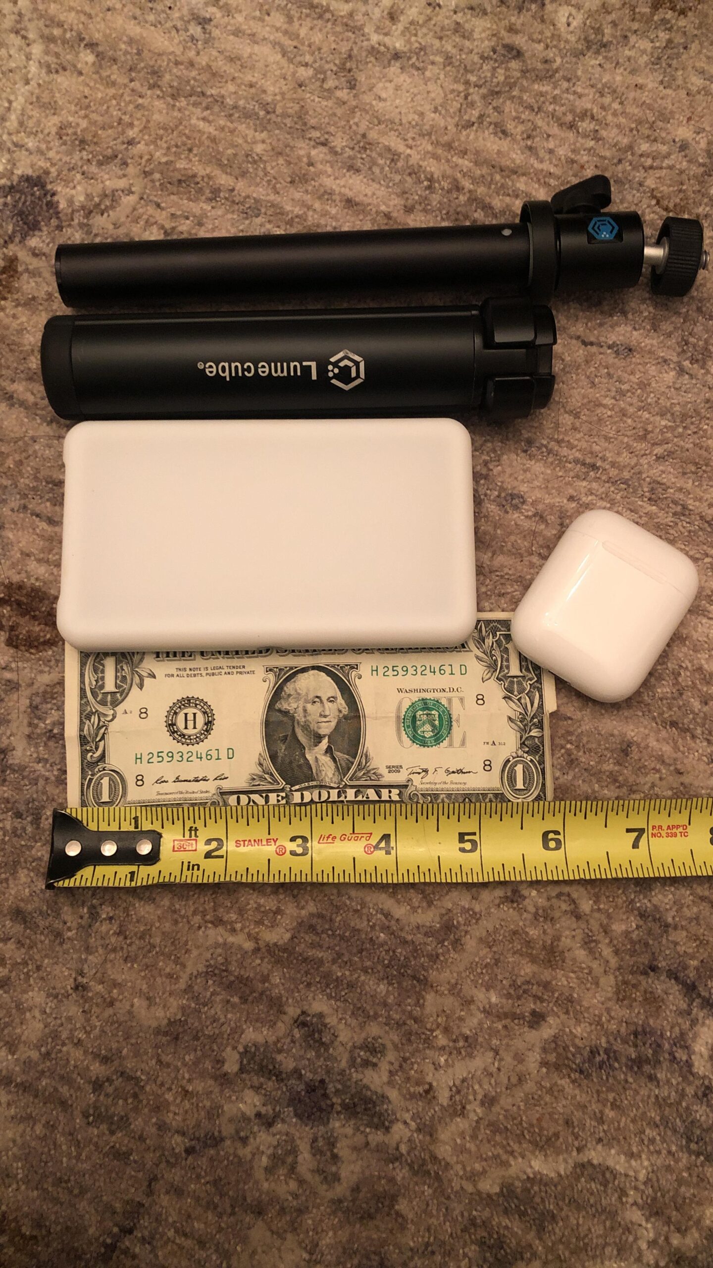 Lume Cube Broadcast Lighting Kit Live Stream Webcam Light for Computer & Laptop Enhance Video Calls Streaming & Vlogging Include Adjustable Tripod & Clip Mount Adjust Brightness & Color Temperature - Customer Photo 2