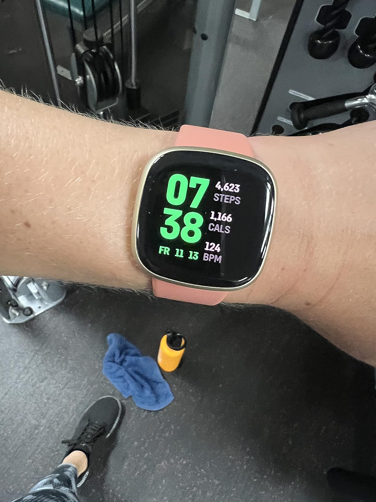 Fitbit Versa 3 Health & Fitness Smartwatch with GPS, 24/7 Heart Rate, Alexa Built-in, 6+ Days Battery, Midnight Blue/Gold - Customer Photo 4