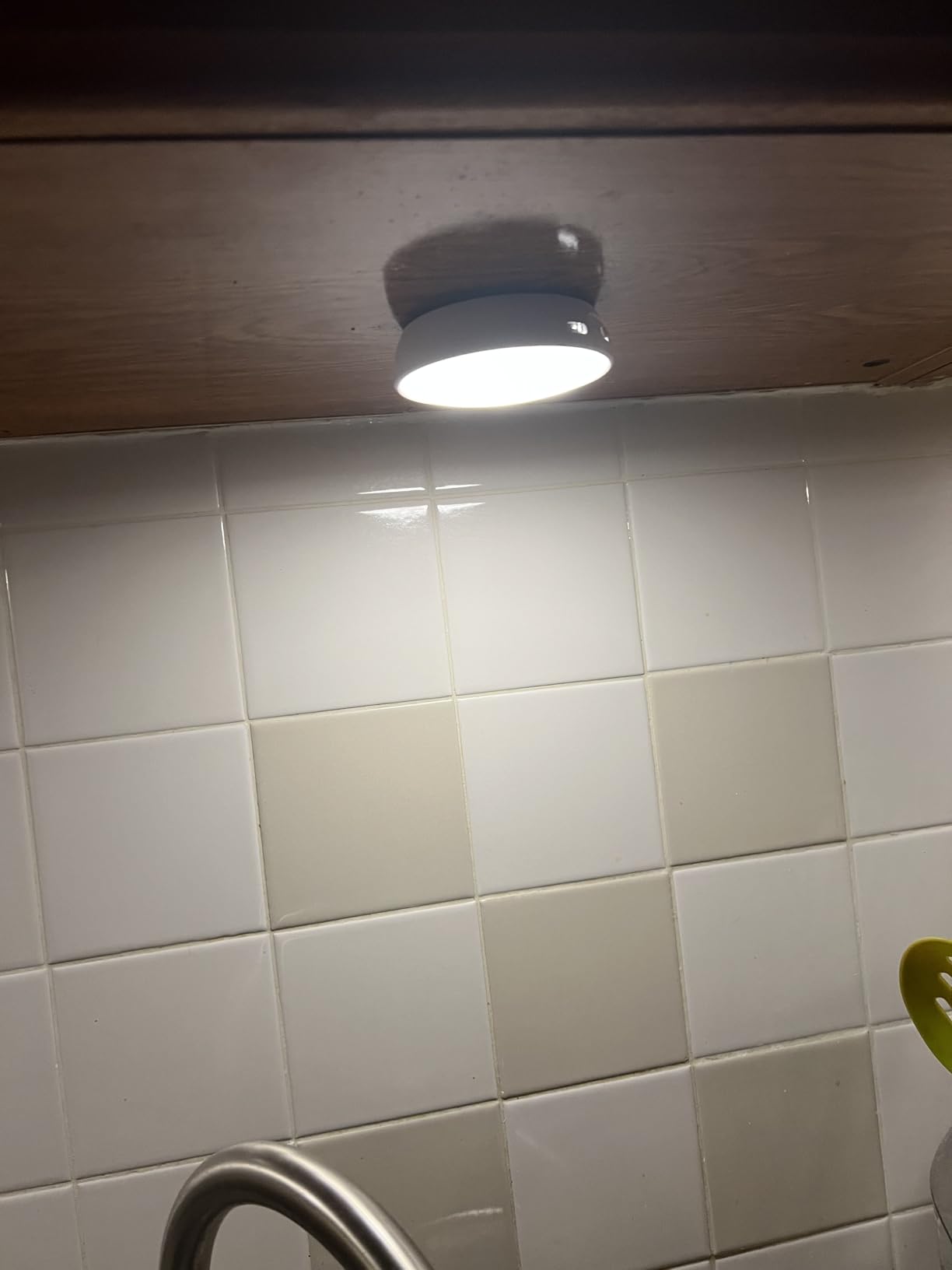 LED Closet Lights Motion Sensor Puck Light, Rechargeable Step Puck Lights,Dimmable Under Cabinet Indoor Lighting Magnet Stick-on Light for Counter Kitchen Wardrobe(6 Pack) - Customer Photo 2