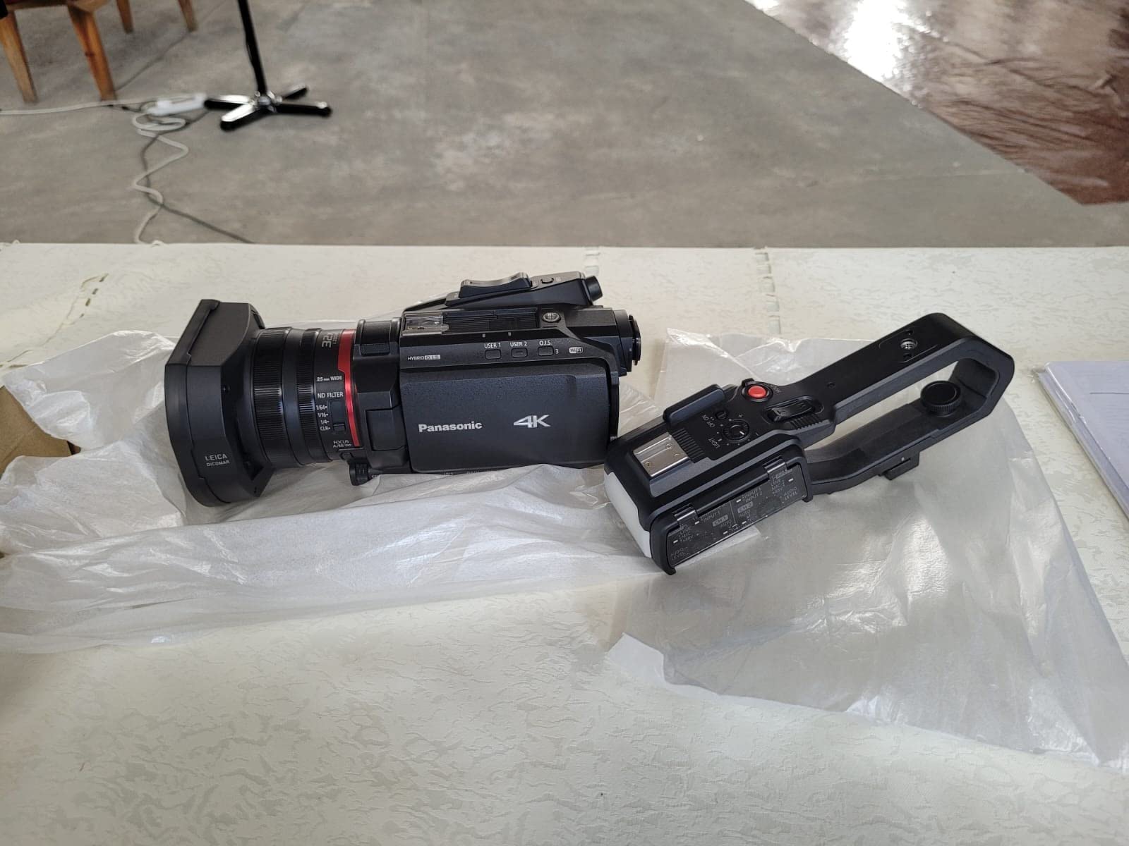 Panasonic HC-X2000 UHD 4K 3G-SDI/HDMI Pro Camcorder with 24x Zoom Customer Review Panasonic HC-X2000 UHD 4K 3G-SDI/HDMI Pro Camcorder with 24x Zoom - Customer Photo 1