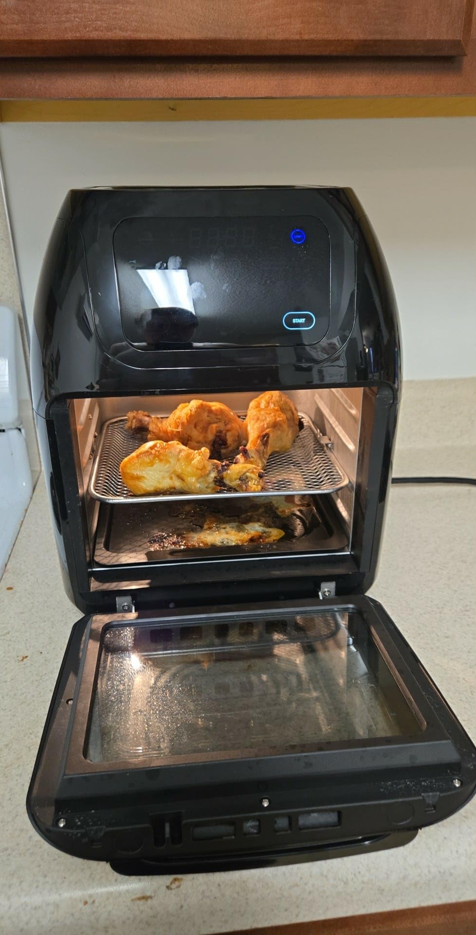 CHEFMAN Multifunctional Digital Air Fryer+ Rotisserie, Dehydrator, Convection Oven, 17 Touch Screen Presets Fry, Roast, Dehydrate, Bake, XL 10L Family Size, Auto Shutoff, Large Easy-View Window, Black - Customer Photo 2