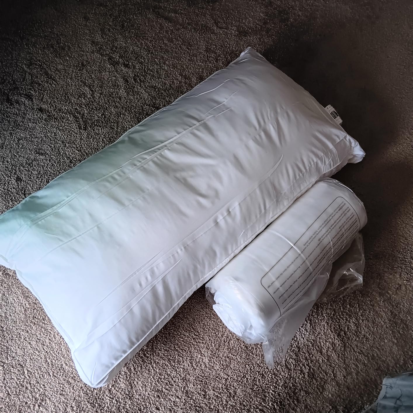 Utopia Bedding Bed Pillows for Sleeping Queen Size (White), Set of 2, Soft & Fluffy Pillow with Down Alternative Filling, Cooling, Hotel Quality, Gusseted Pillow for Back, Stomach or Side Sleepers - Customer Photo 1