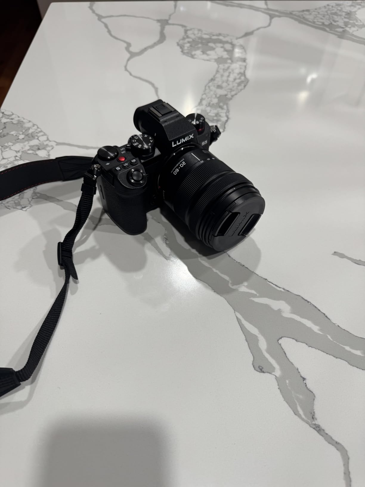 Panasonic LUMIX S5 Full Frame Mirrorless Camera, 4K 60P Video Recording with Flip Screen & WiFi, LUMIX S 20-60mm F3.5-5.6 Lens, L-Mount, 5-Axis Dual I.S., DC-S5KK (Black) - Customer Photo 1