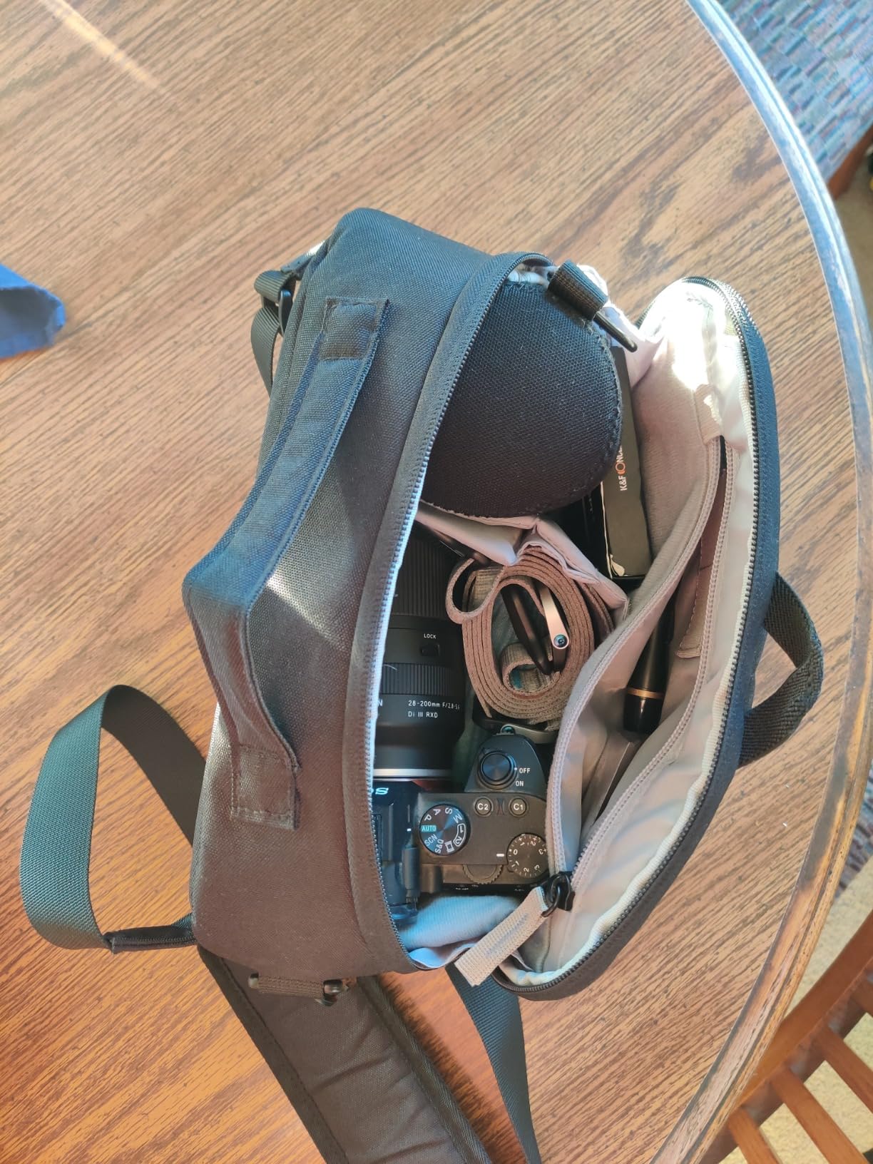 BAGSMART Bag for DSLR Camera, Waterproof Crossbody Camera Case with Padded Shoulder Strap, Anti-Theft Shoulder Bag, Black - Customer Photo 1