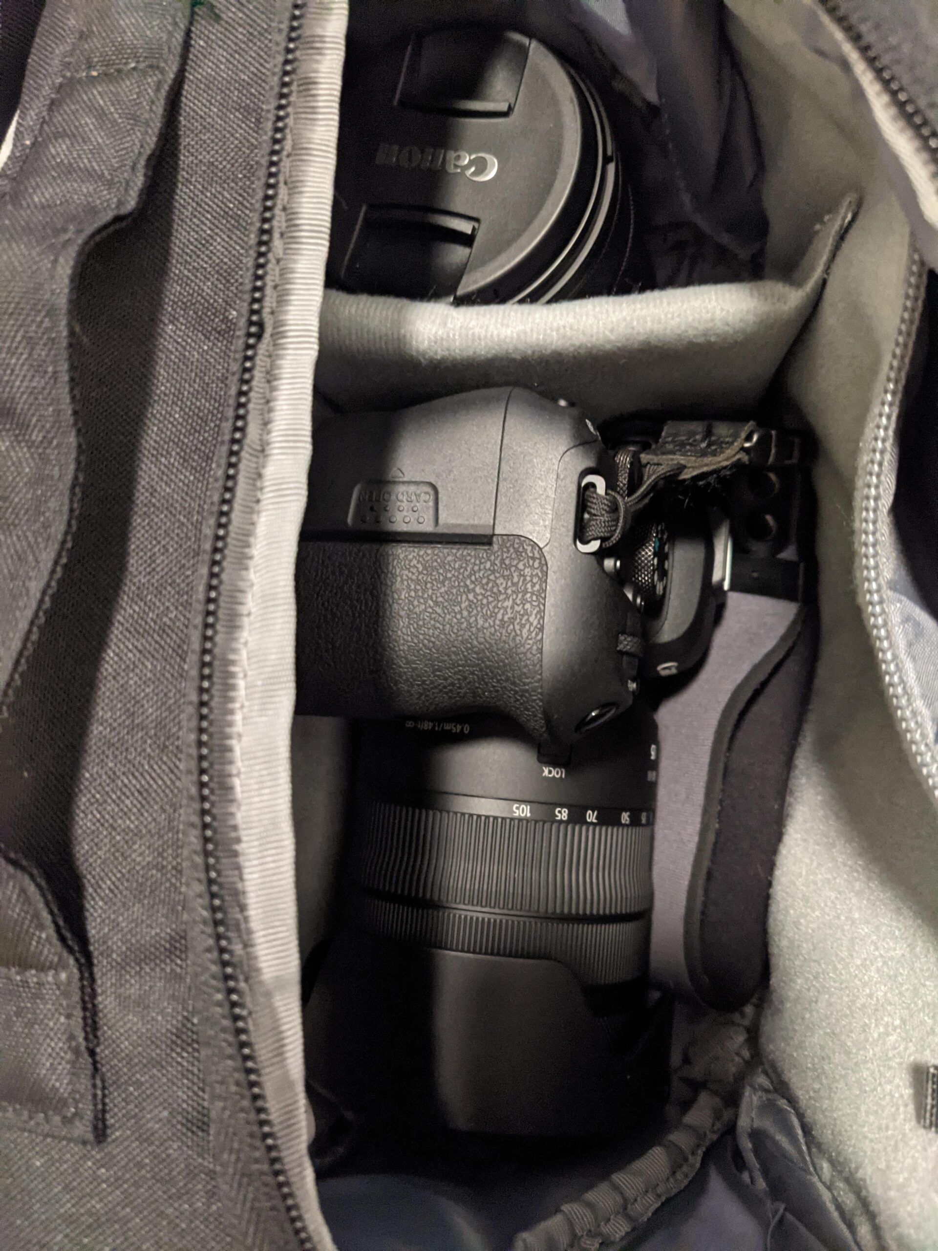 BAGSMART Bag for DSLR Camera, Waterproof Crossbody Camera Case with Padded Shoulder Strap, Anti-Theft Shoulder Bag, Black - Customer Photo 2