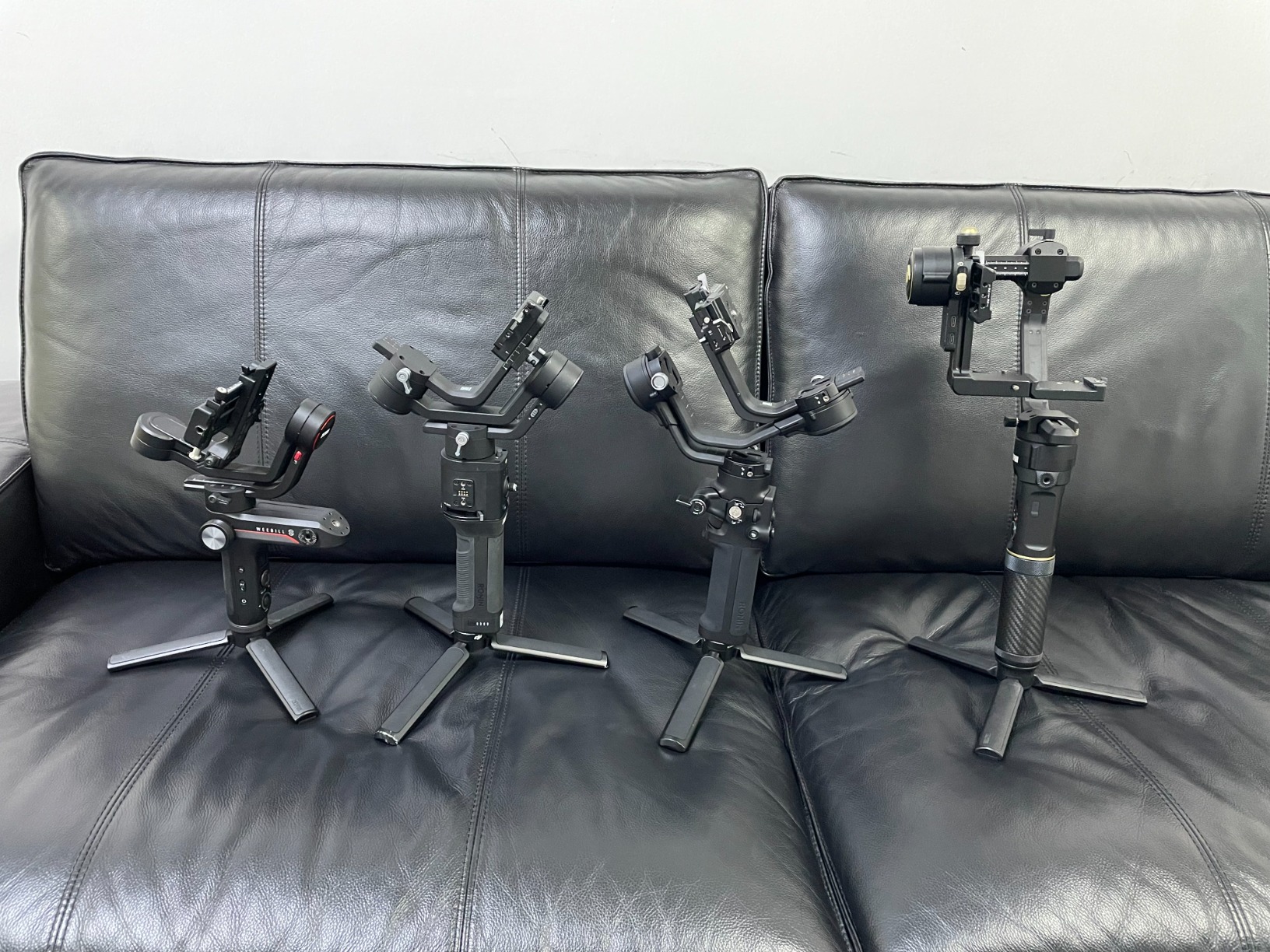 DJI RSC 2 - 3-Axis Gimbal Stabilizer for DSLR and Mirrorless Camera, Nikon, Sony, Panasonic, Canon, Fujifilm, 6.6 lb Payload, Foldable Design, Vertical Shooting, OLED Screen, Black - Customer Photo 2