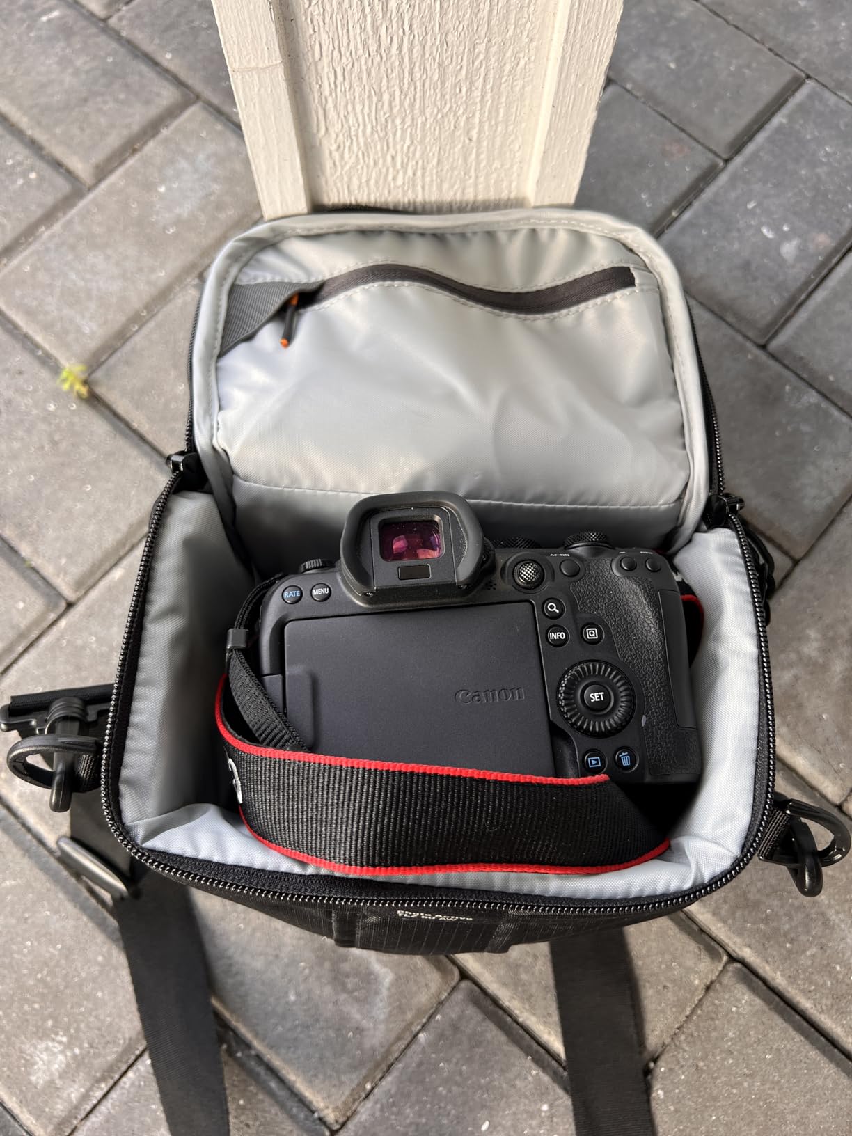 Lowepro Photo Active TLZ 50AW Mirrorless and DSLR toploader - Removable Shoulder Strap - organizing Pockets - for Mirrorless Like Sony Apha 9 - LP37346-PWW, Large - Customer Photo 2