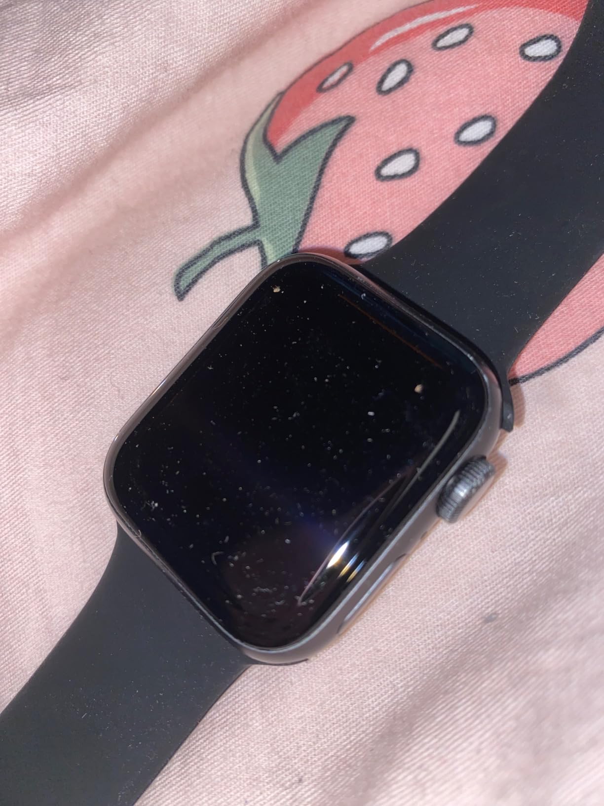 Apple Watch SE (GPS, 40mm) - Space Gray Aluminum Case with Black Sport Band (Renewed) - Customer Photo 5