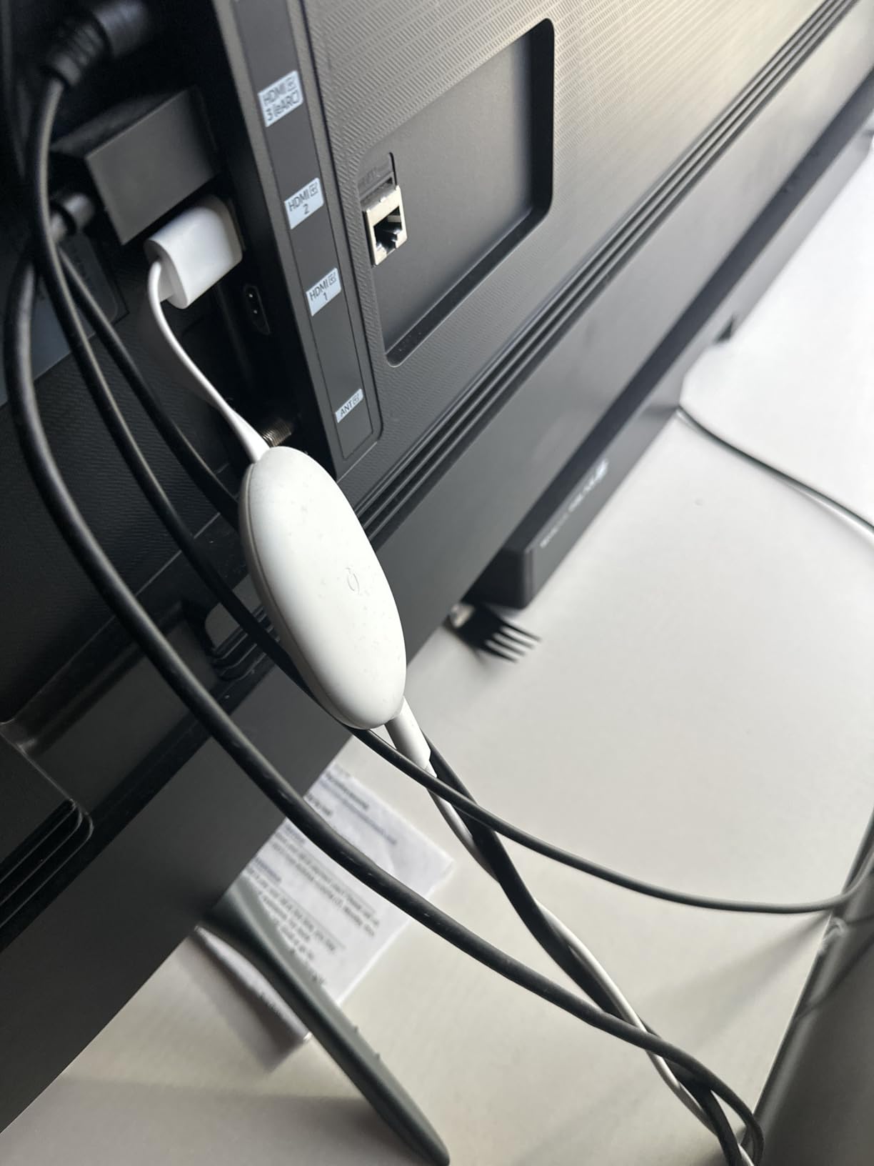 Chromecast with Google TV (4K)- Streaming Stick Entertainment with Voice Search - Watch Movies, Shows, and Live TV in 4K HDR - Snow - Customer Photo 1