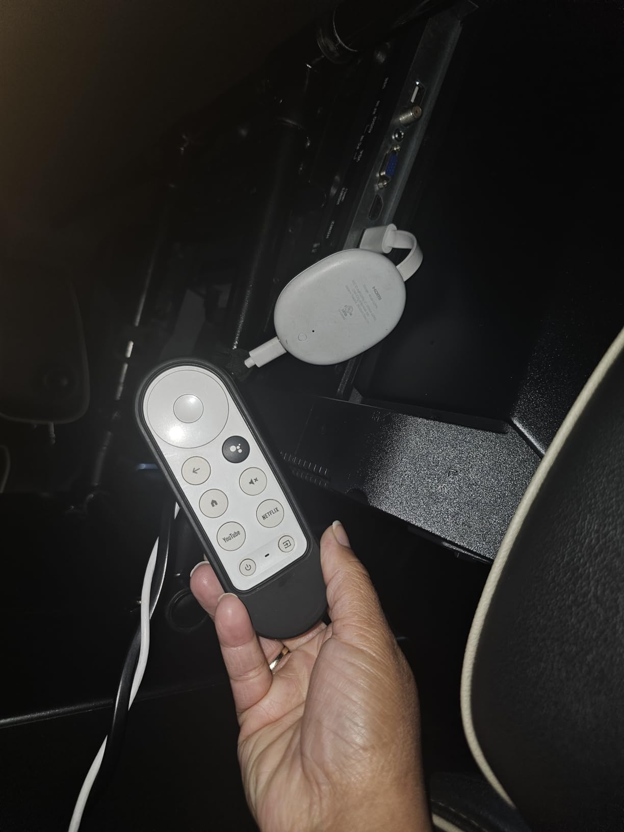 Chromecast with Google TV (4K)- Streaming Stick Entertainment with Voice Search - Watch Movies, Shows, and Live TV in 4K HDR - Snow - Customer Photo 2