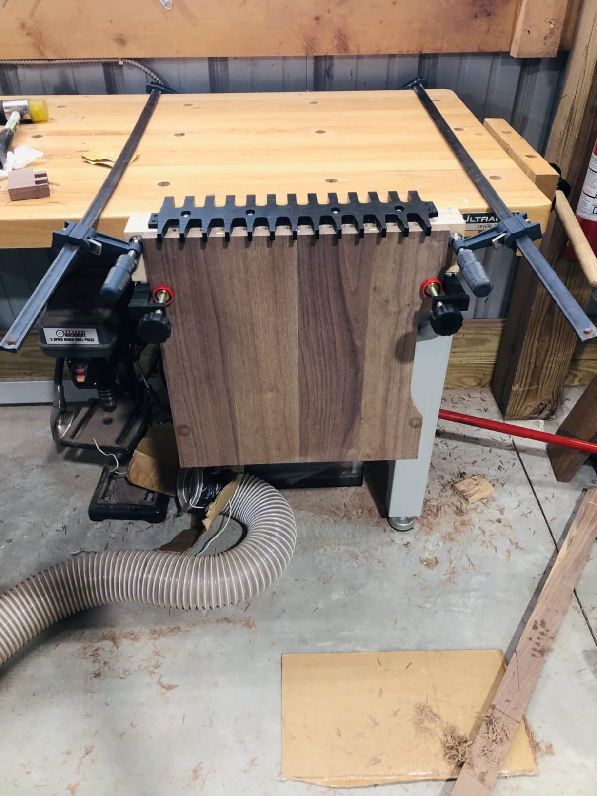 Peachtree Woodworking Supply Peachtree Dovetail Jig Master System with Two Anodized Aluminum Tracks, Two Clamps, One Flush Trim Router Bit, One Dovetail Router Bit and Extendable Aluminum Jig Template - Customer Photo 1
