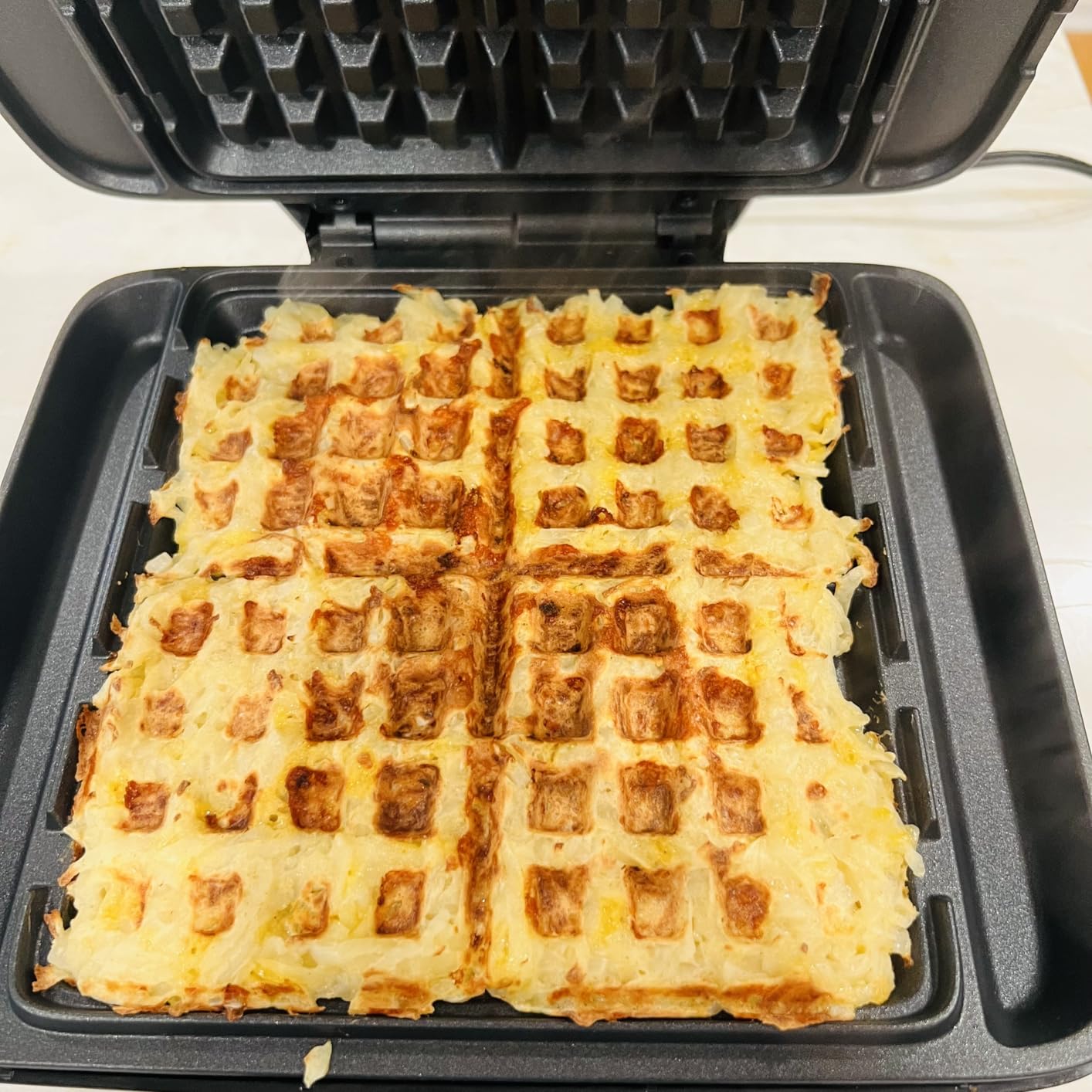 Dash No-Drip Waffle Maker - Quad Waffle Maker for Hassle-Free Breakfasts - Dual Nonstick Heating Plates & Quick Heat-Up System - Easy-Release Surface - Silver - Customer Photo 2