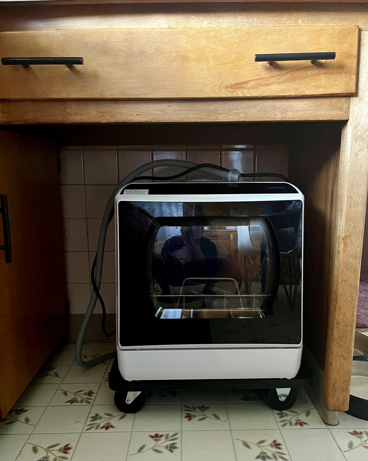 AIRMSEN Portable Countertop Dishwashers, 5 Washing Programs Mini Dishwashers with 5 L Built-in Water Tank and Double-layered Glass Door, No Hookup Needed for Home, Apartments & RVs - Customer Photo 1