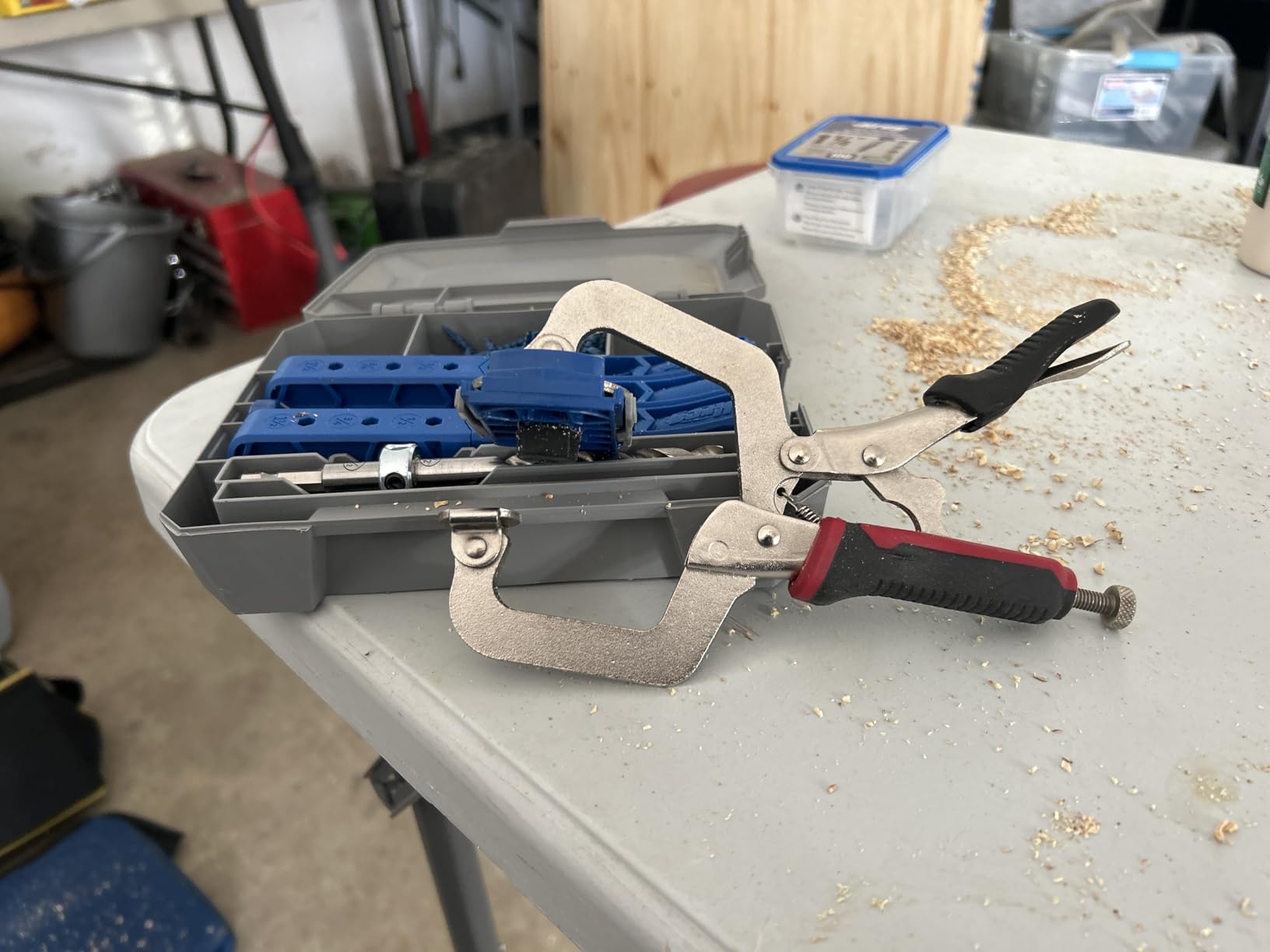 Milescraft 4000 2in Face Clamp Premium Heavy Duty, Locking, C-Clamp with Adjustable Swivel Pads, for Pocket Hole Joinery, Wood Projects, Welding and More - Customer Photo 1