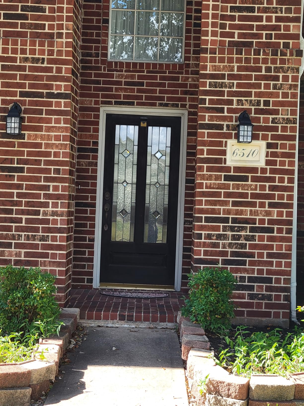 WIHTU 2-Pack Dusk to Dawn Outdoor Wall Lights, Sensor Exterior Light Fixtures, Porch Lights, Black Waterproof Wall Sconces, Outside Lighting for Garage, Front Door - Customer Photo 1