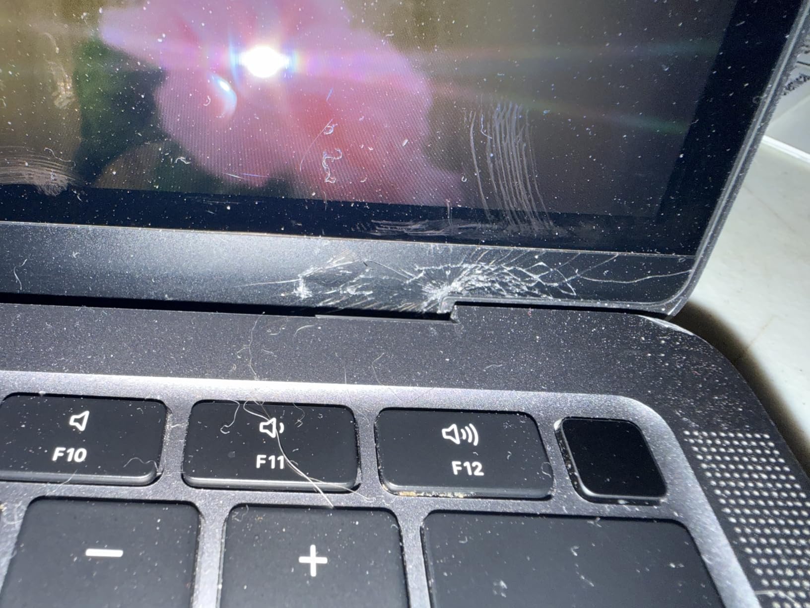 Apple MacBook Air Late 2020 with Apple M1 Chip (13.3 inch, 8GB RAM, 256GB SSD) Space Gray (Renewed) - Customer Photo 1