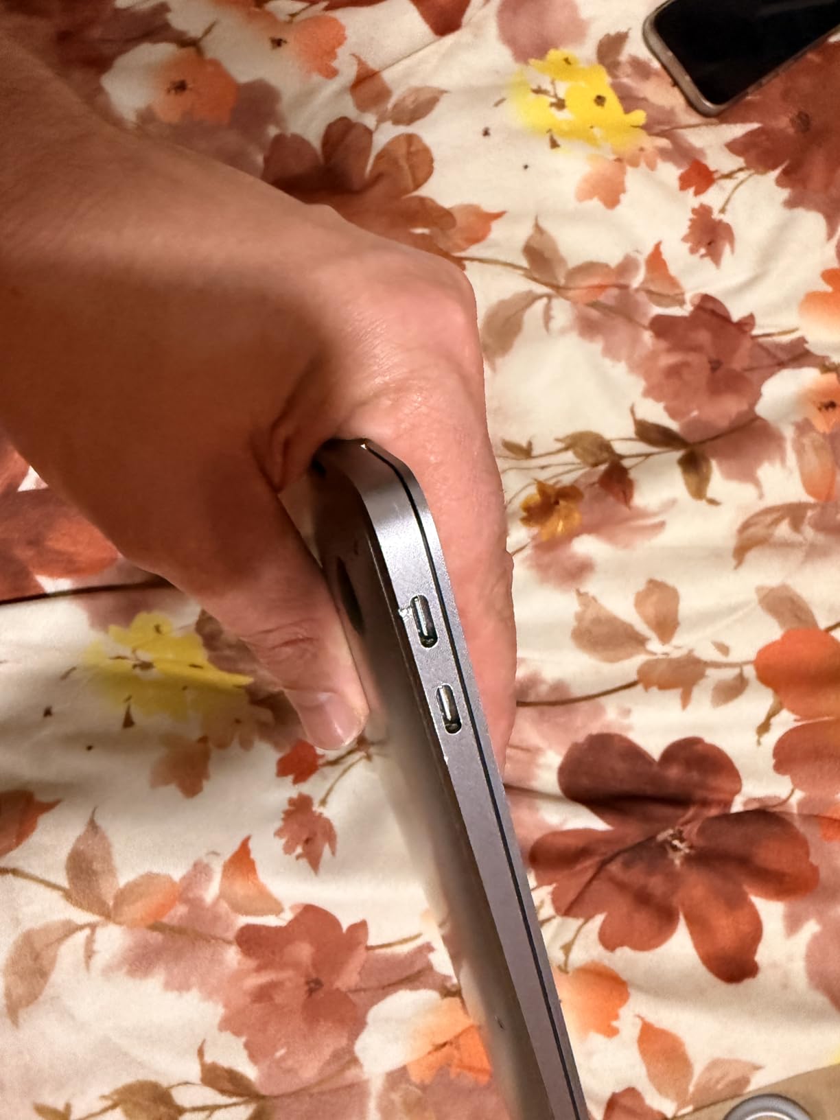 Apple MacBook Air Late 2020 with Apple M1 Chip (13.3 inch, 8GB RAM, 256GB SSD) Space Gray (Renewed) - Customer Photo 2