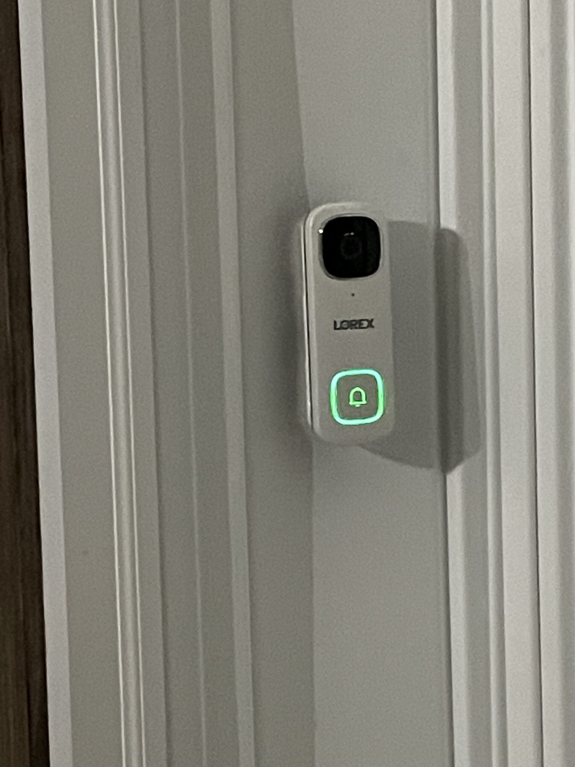 Lorex 2K Wired WiFi Smart Video Doorbell Camera w/No Subscription Fee - Smart Security Lighting, Night Vision, Motion Detection, Requires Existing Wiring (White) - Customer Photo 2