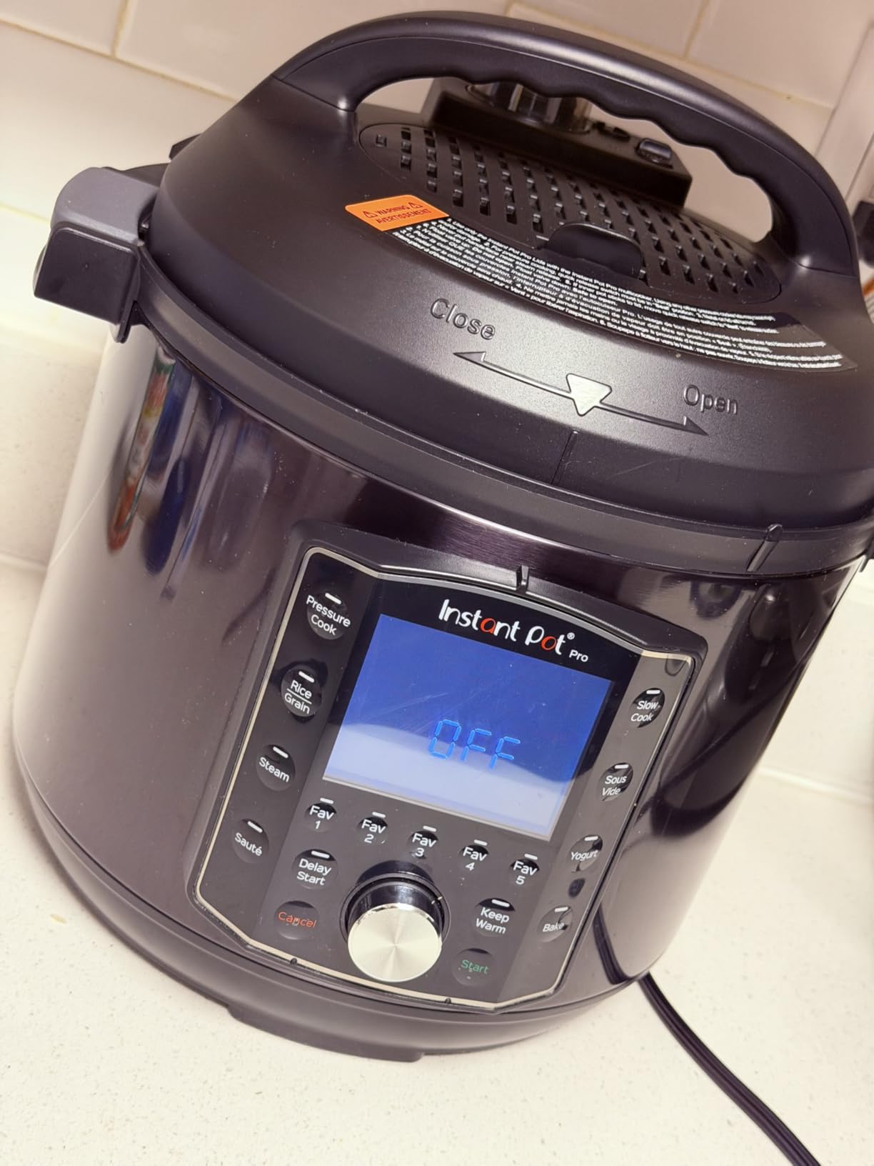 Instant Pot Pro 10-in-1 Pressure Cooker, Slow Cooker, Rice/Grain Cooker, Steamer, Sauté, Sous Vide, Yogurt Maker, Sterilizer, and Warmer, Includes App With Over 800 Recipes, Black, 6 Quart - Customer Photo 1