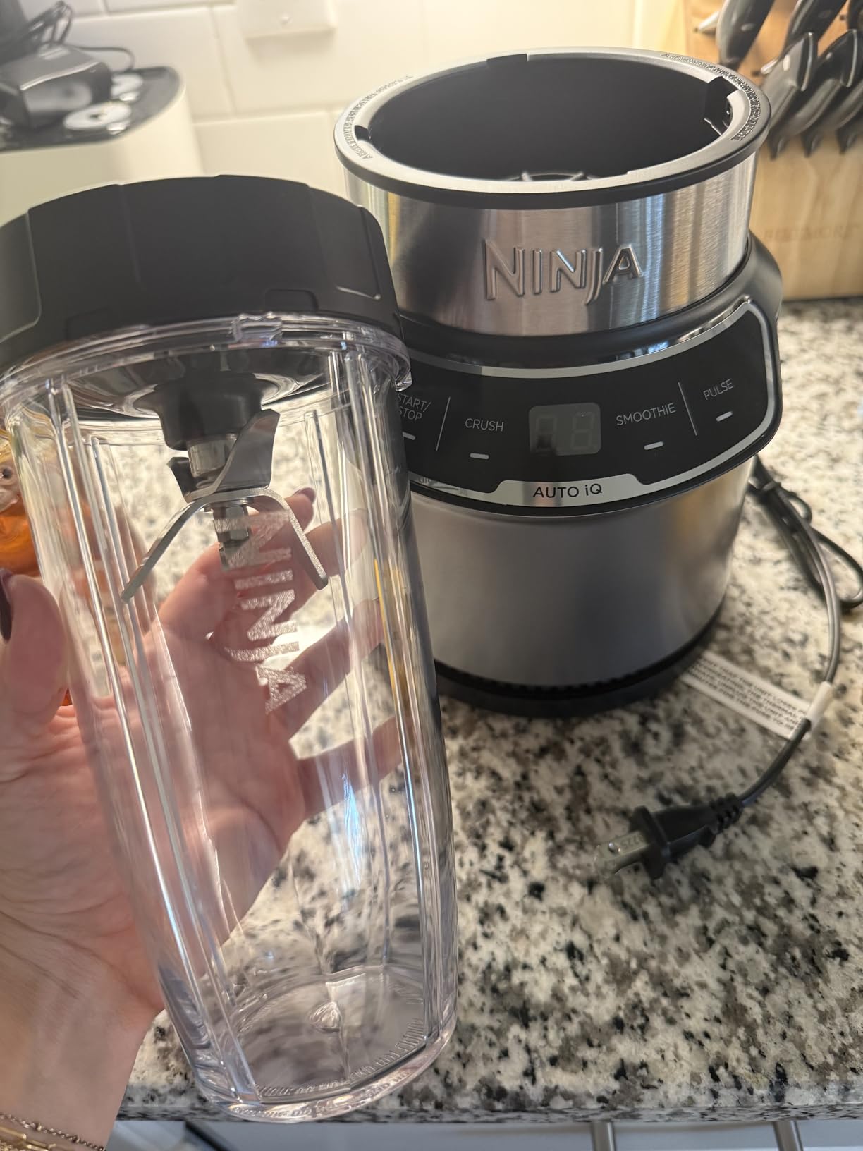 Ninja Blender Nutri Pro, Single Serve, For Smoothies, Salsa, Shakes and Frozen Drinks, Includes 2 Smoothie Cups & Lids, Crushes Ice, Fruit & Veggies, Silver, BN401 - Customer Photo 2