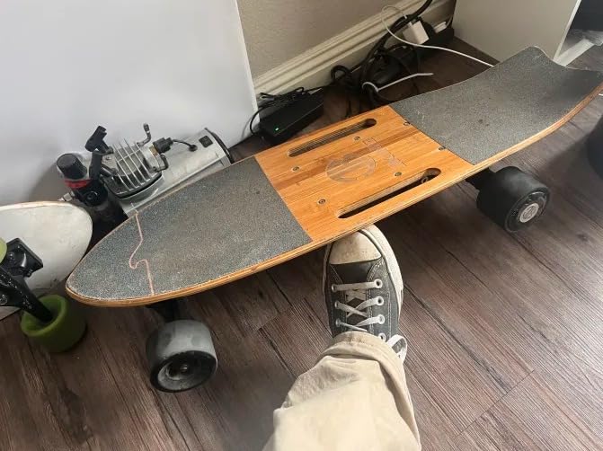 Jking Electric Skateboard Electric Longboard with Remote Control Electric Skateboard,700W Hub-Motor,16.7 MPH Top Speed,8.2 Miles Range,3 Speeds Adjustment - Customer Photo 1