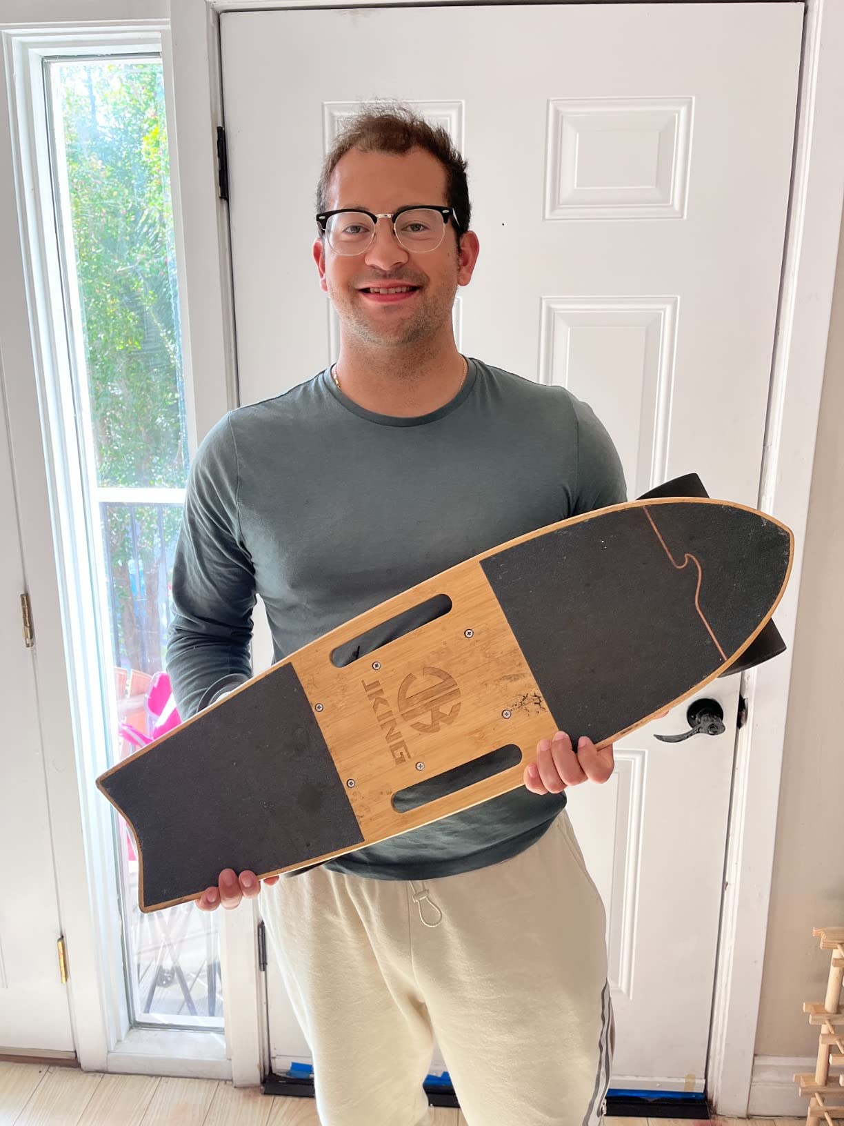 Jking Electric Skateboard Electric Longboard with Remote Control Electric Skateboard,700W Hub-Motor,16.7 MPH Top Speed,8.2 Miles Range,3 Speeds Adjustment - Customer Photo 2
