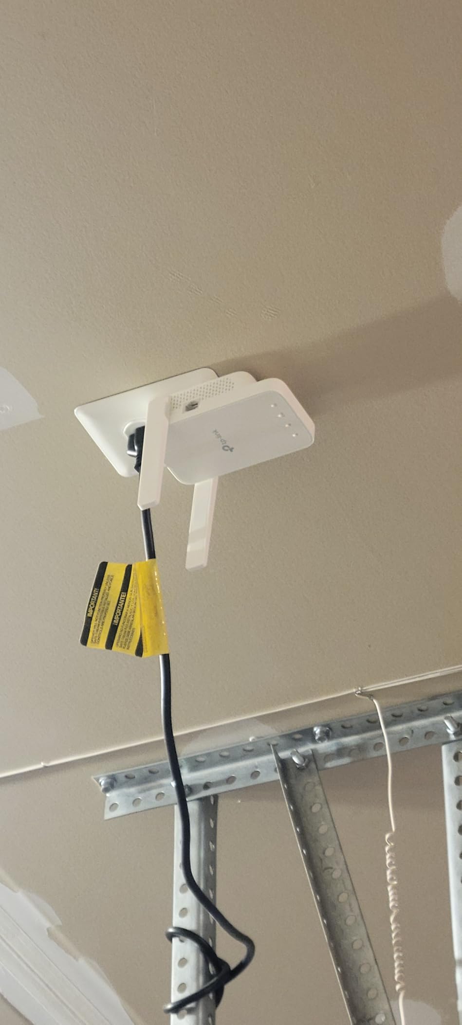 TP-Link AC1200 WiFi Extender, 2023 Engadget Best Budget Pick, 1.2Gbps Signal Booster for Home, Dual Band 5GHz/2.4GHz, Covers Up to 1500 Sq.ft and 30 Devices,Support Onemesh, One Ethernet Port (RE315) - Customer Photo 2