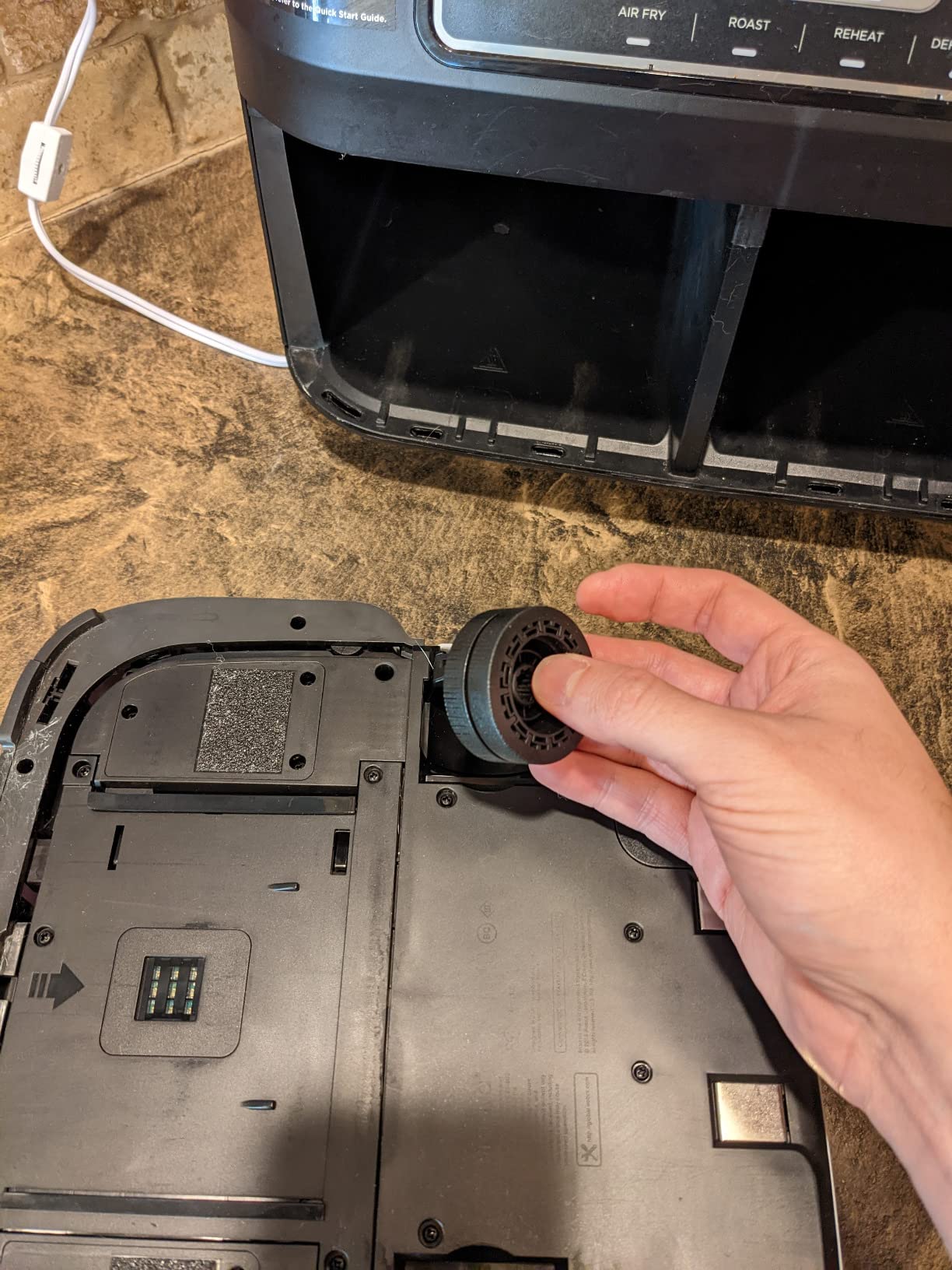 iRobot Braava Jet m6 (6012) Ultimate Robot Mop- Wi-Fi Connected, Precision Jet Spray, Smart Mapping, Works with Alexa, Ideal for Multiple Rooms, Recharges and Resumes, Black - Customer Photo 2