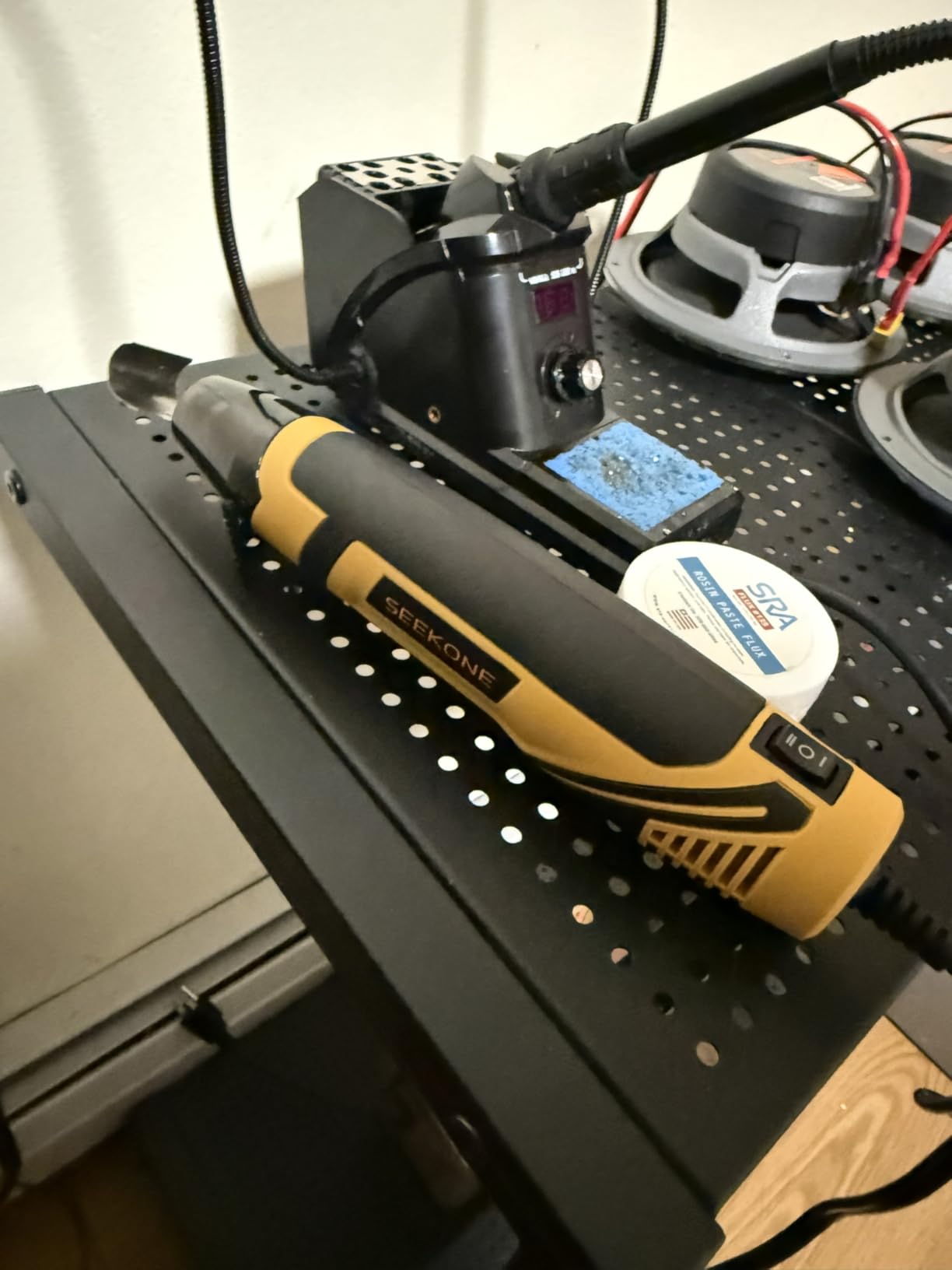 SEEKONE Mini Heat Gun, 350W 2-Temp Settings 500°F & 842°F（260℃& 450℃） Fast Heat Hot Air Gun Tool with Reflector Nozzle and 4.9Ft Long Cable Overload Protection for Crafting, Vinyl Wrap and Shrink Tubing - Customer Photo 1