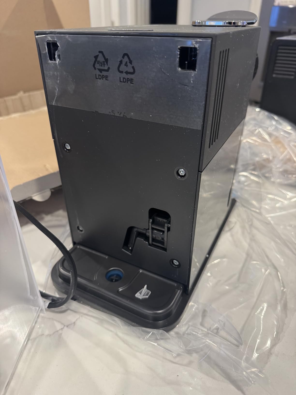 Nespresso Lattissima One Original Espresso Machine with Milk Frother by De'Longhi, Shadow Black - Customer Photo 3