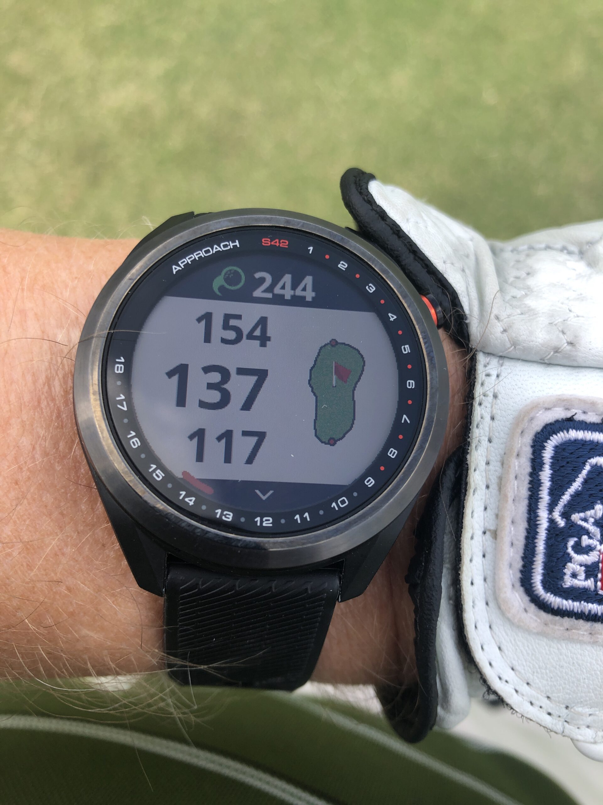 Garmin Approach S42, GPS Golf Smartwatch, Lightweight with 1.2