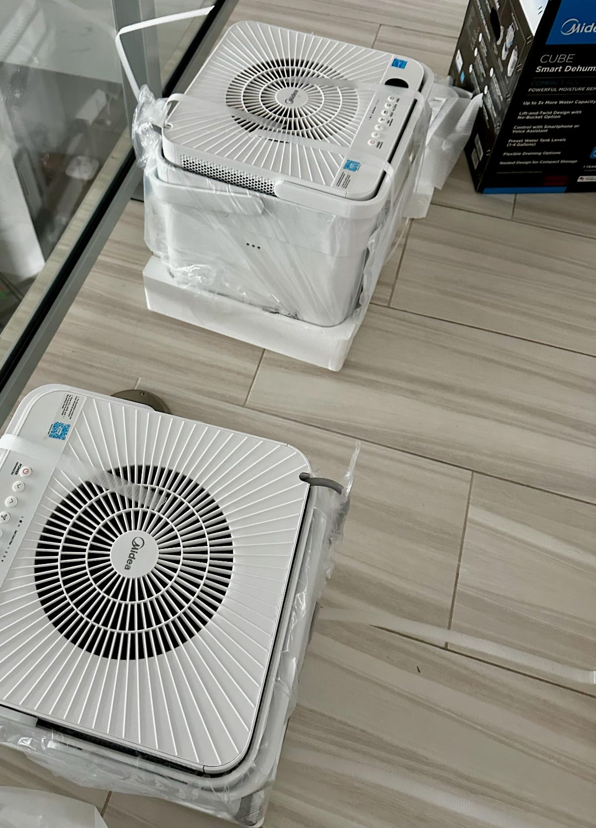 Midea Cube 50 Pint Dehumidifier for Basement and Rooms at Home for up to 4,500 Sq. Ft., Smart Control, Compatible with Alexa (White), Drain Hose Included - Customer Photo 1